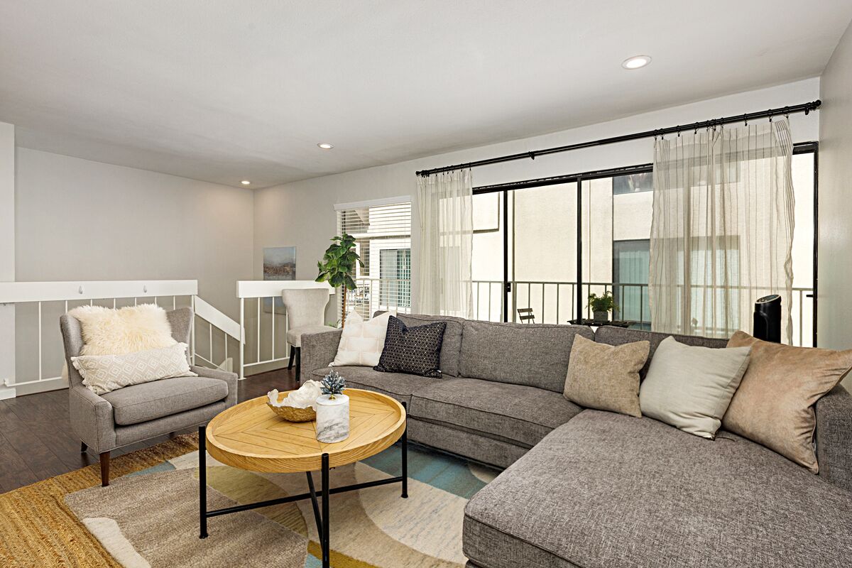 Refreshing 2BD Getaway- Walk to the Beach & Bay!