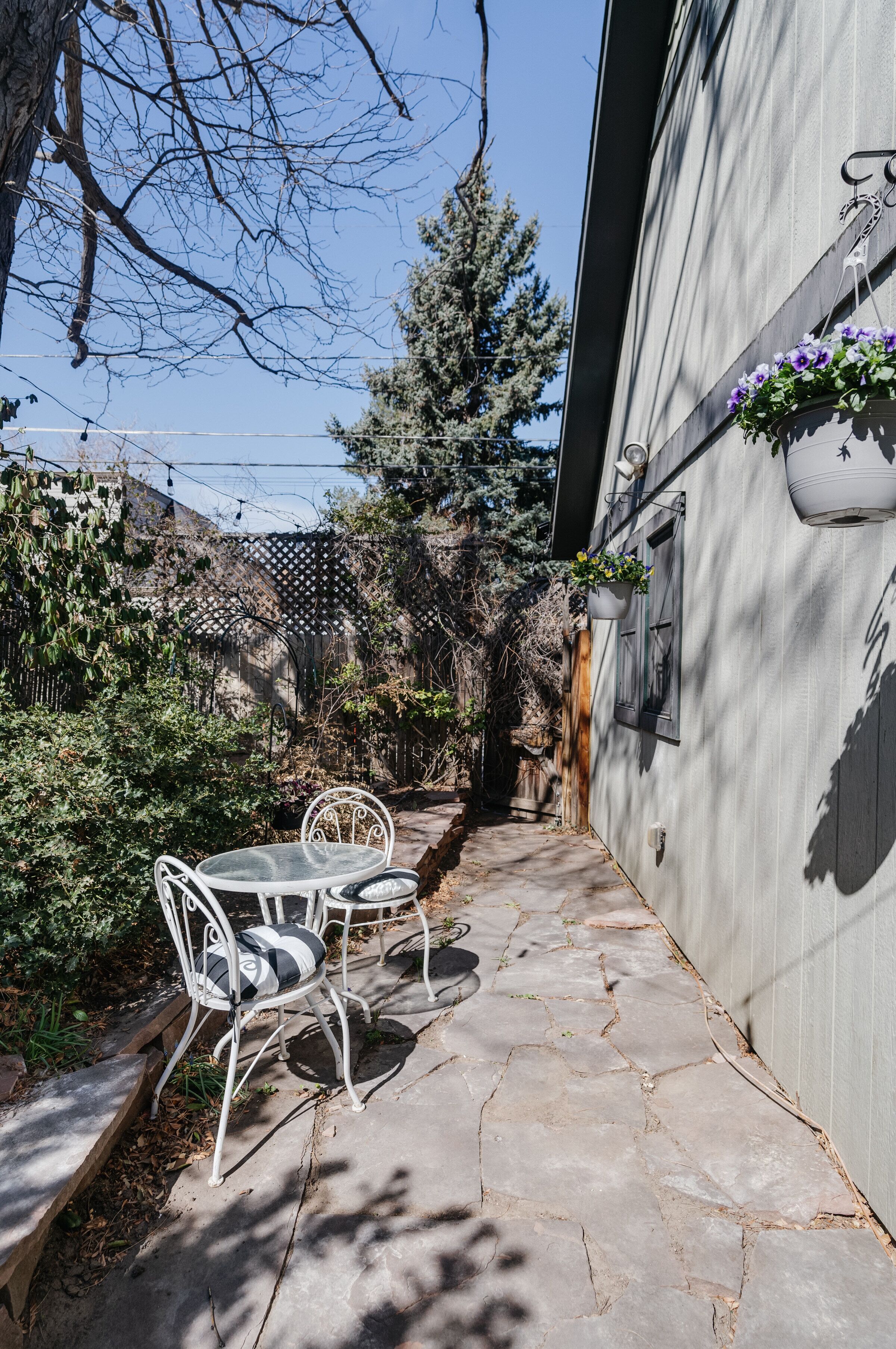 Charming guest house in Denver