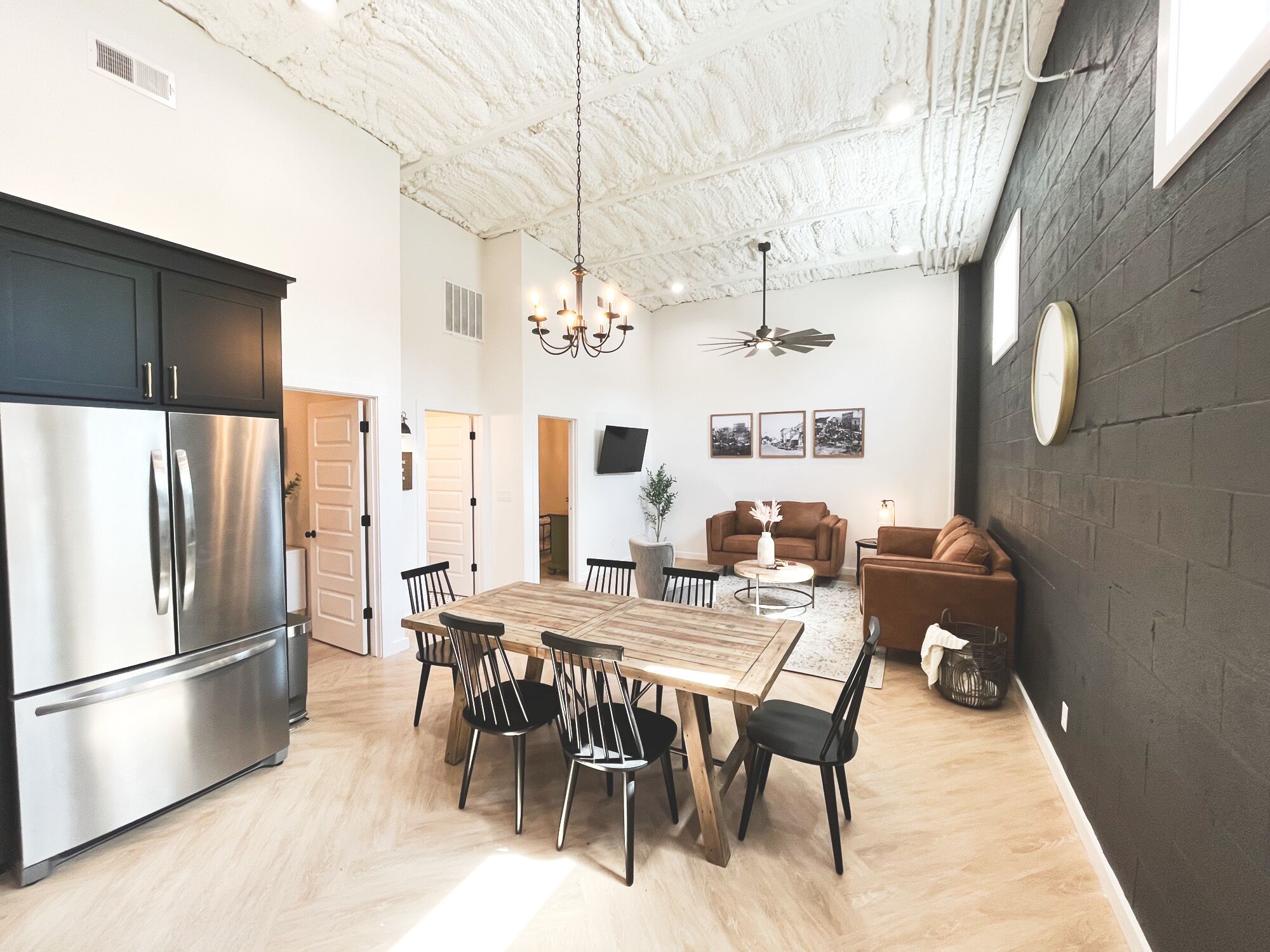 High-end luxurious loft within walking distance to downtown!