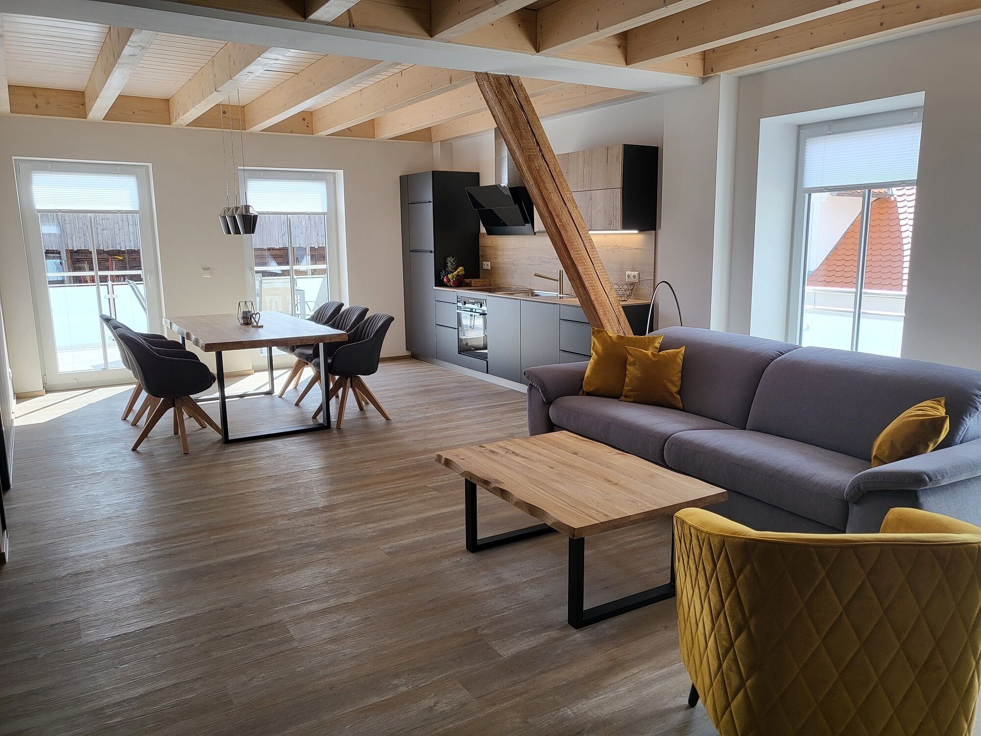 Ferienwohnung 2 mit Balkon und Whirlwanne