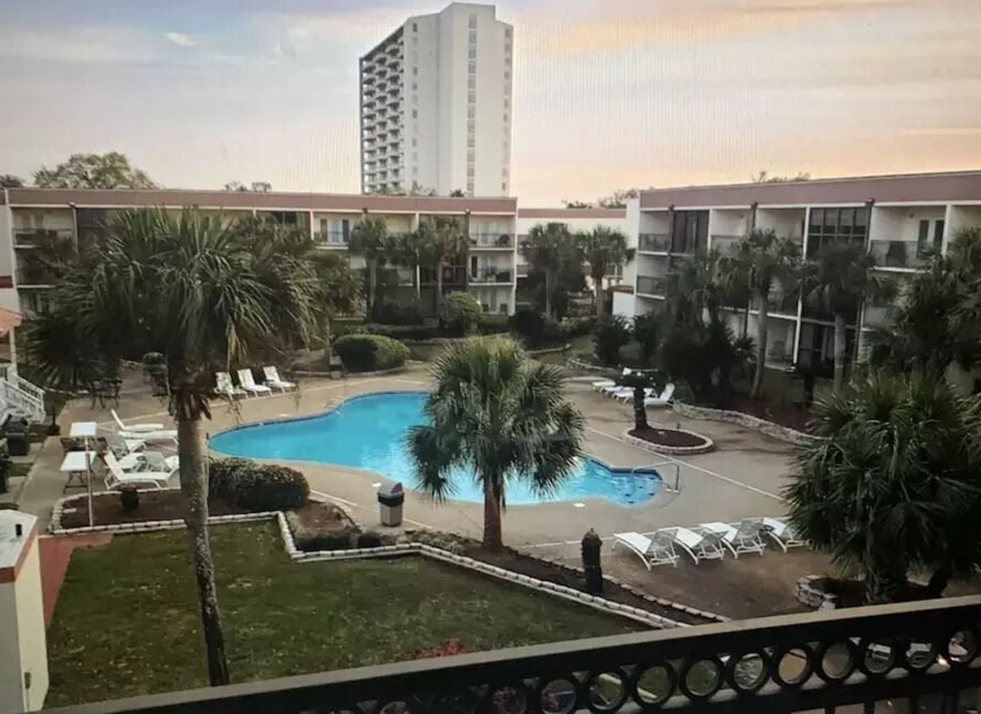 Biloxi Winter Wonderland: Sun, Sea, and Serenity