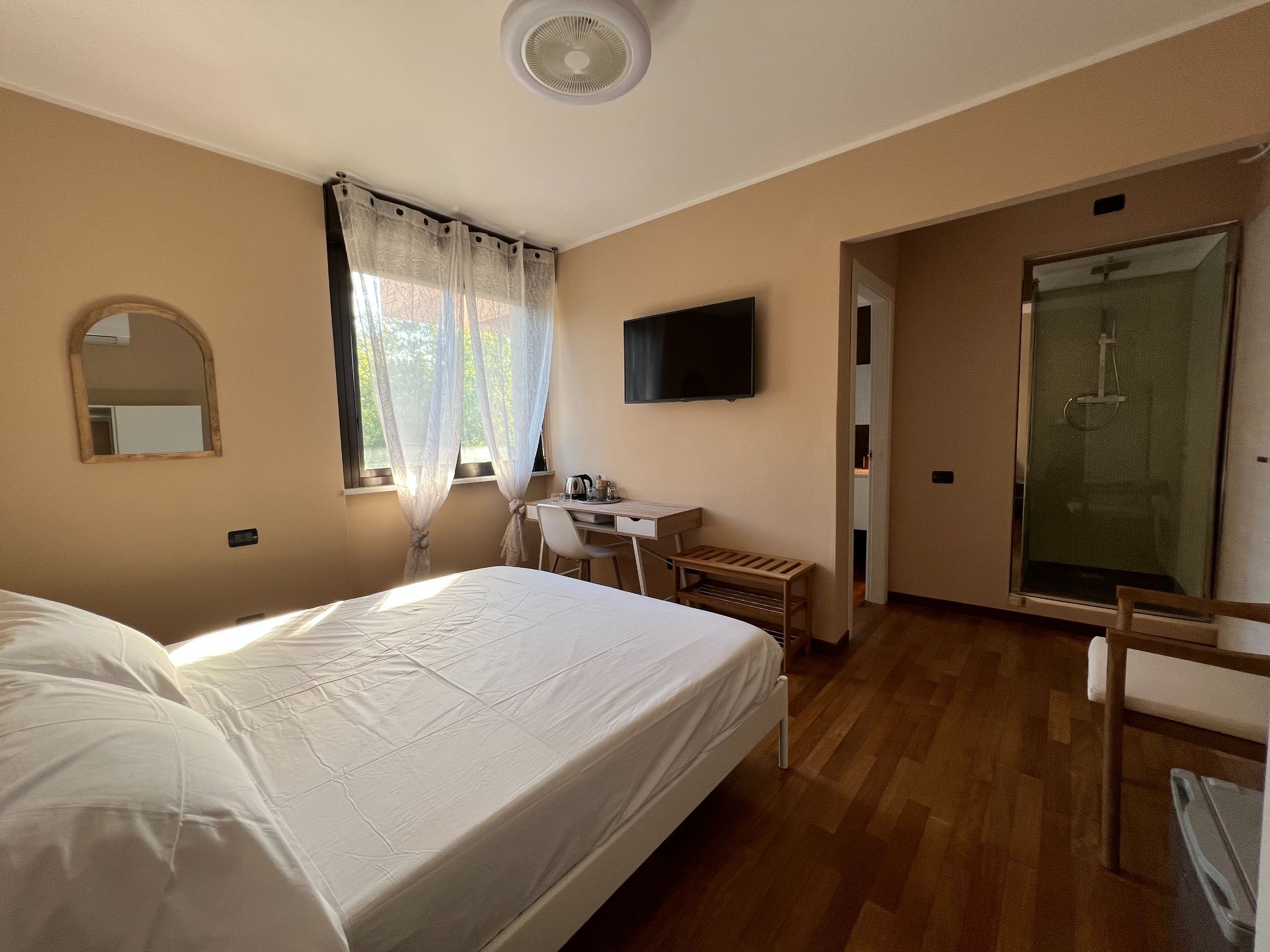 Double room with en suite bathroom