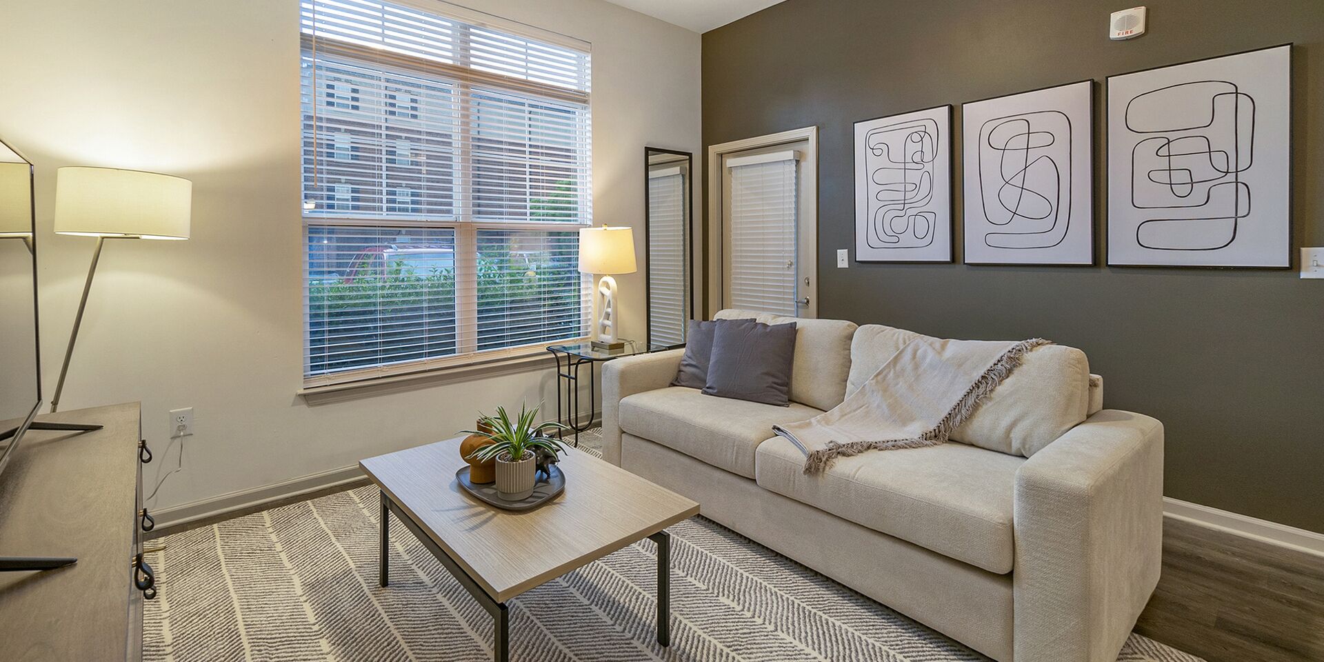 Modern Apartment in Prime Location (ID9491X71)