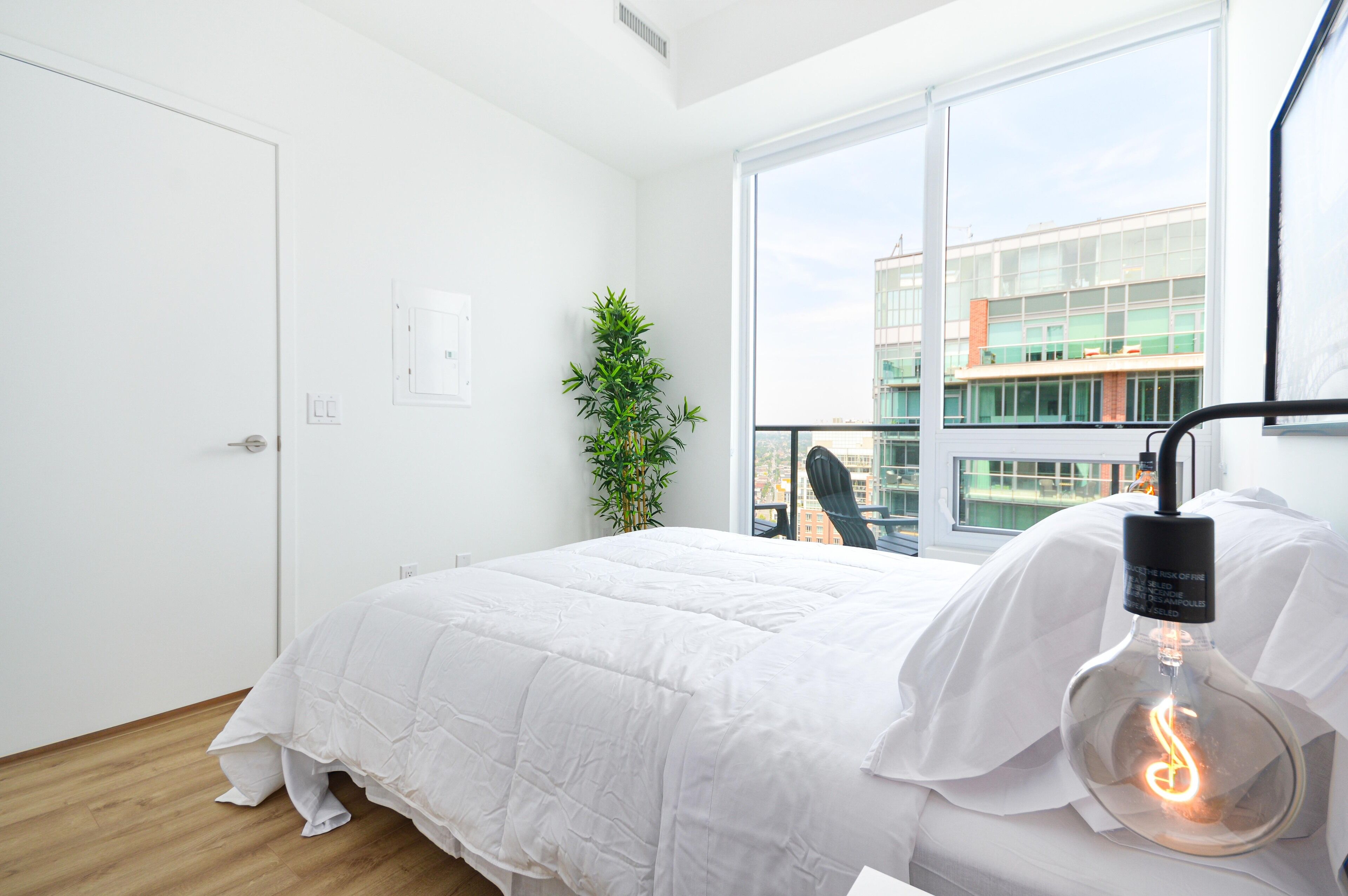 ⚡PENTHOUSE in Downtown Toronto with CN TOWER VIEWS + FREE PARKING!
