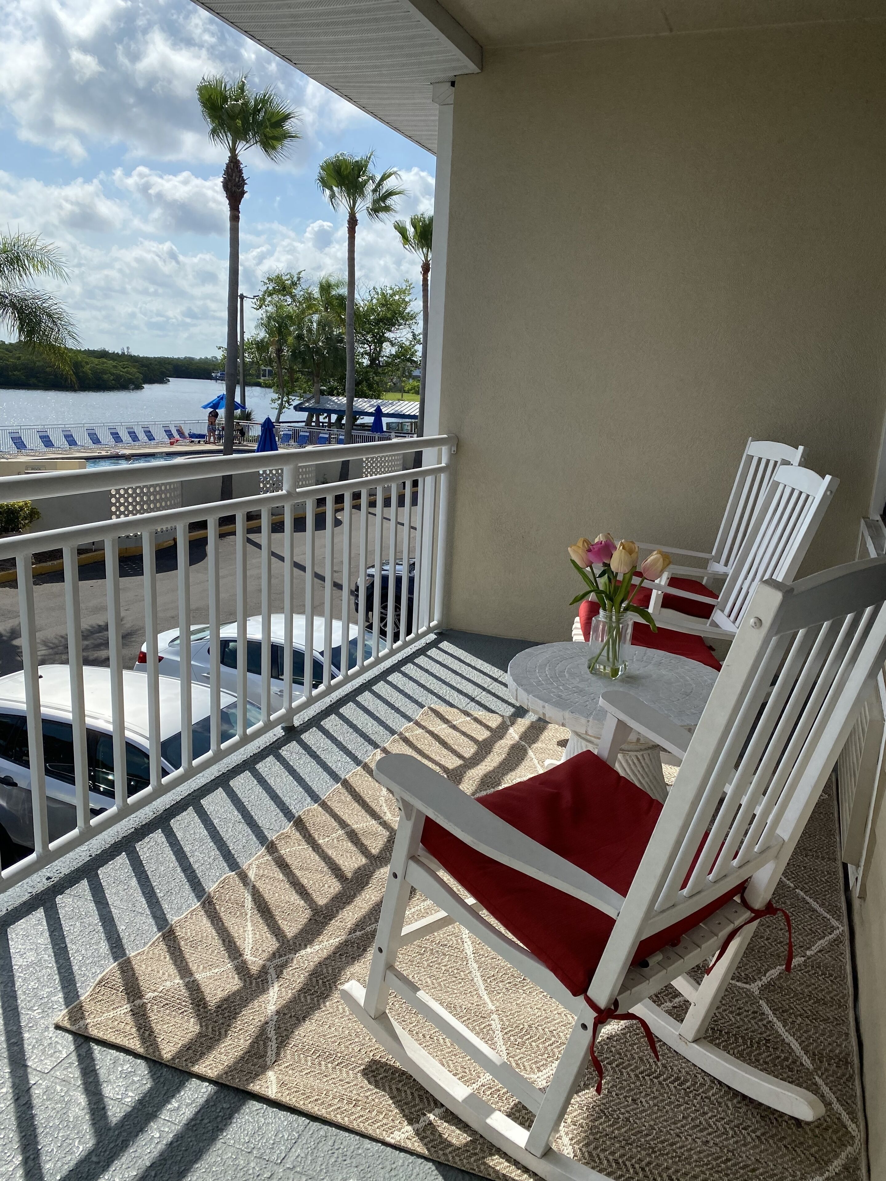 Perfect getaway w/pool, hot tub and world class views