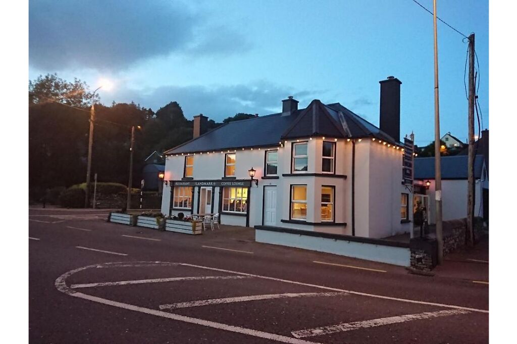 The Landmark Self catering and large rooms available all with en suite 