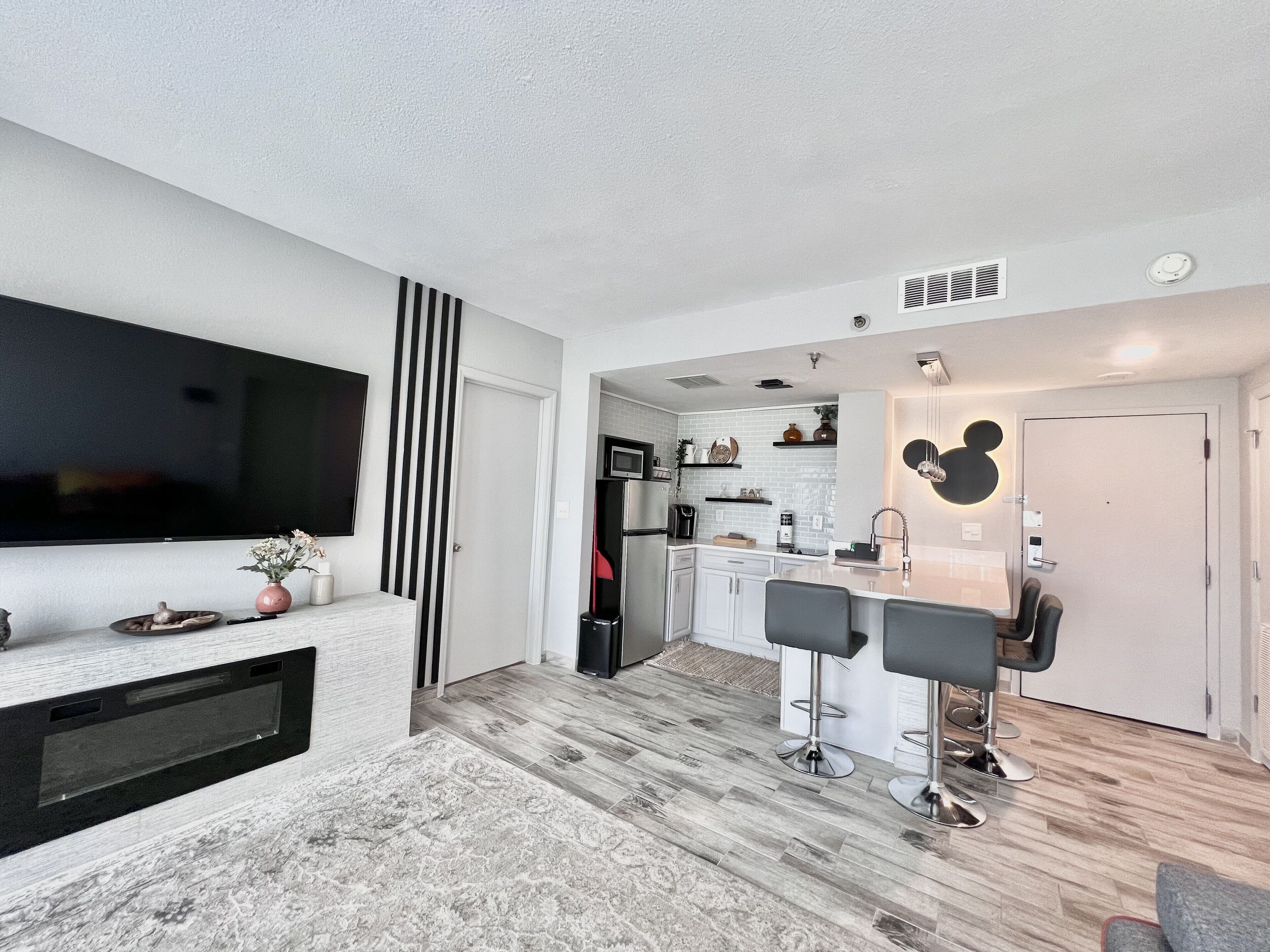 Cozy Condo Near Universal Lake View
