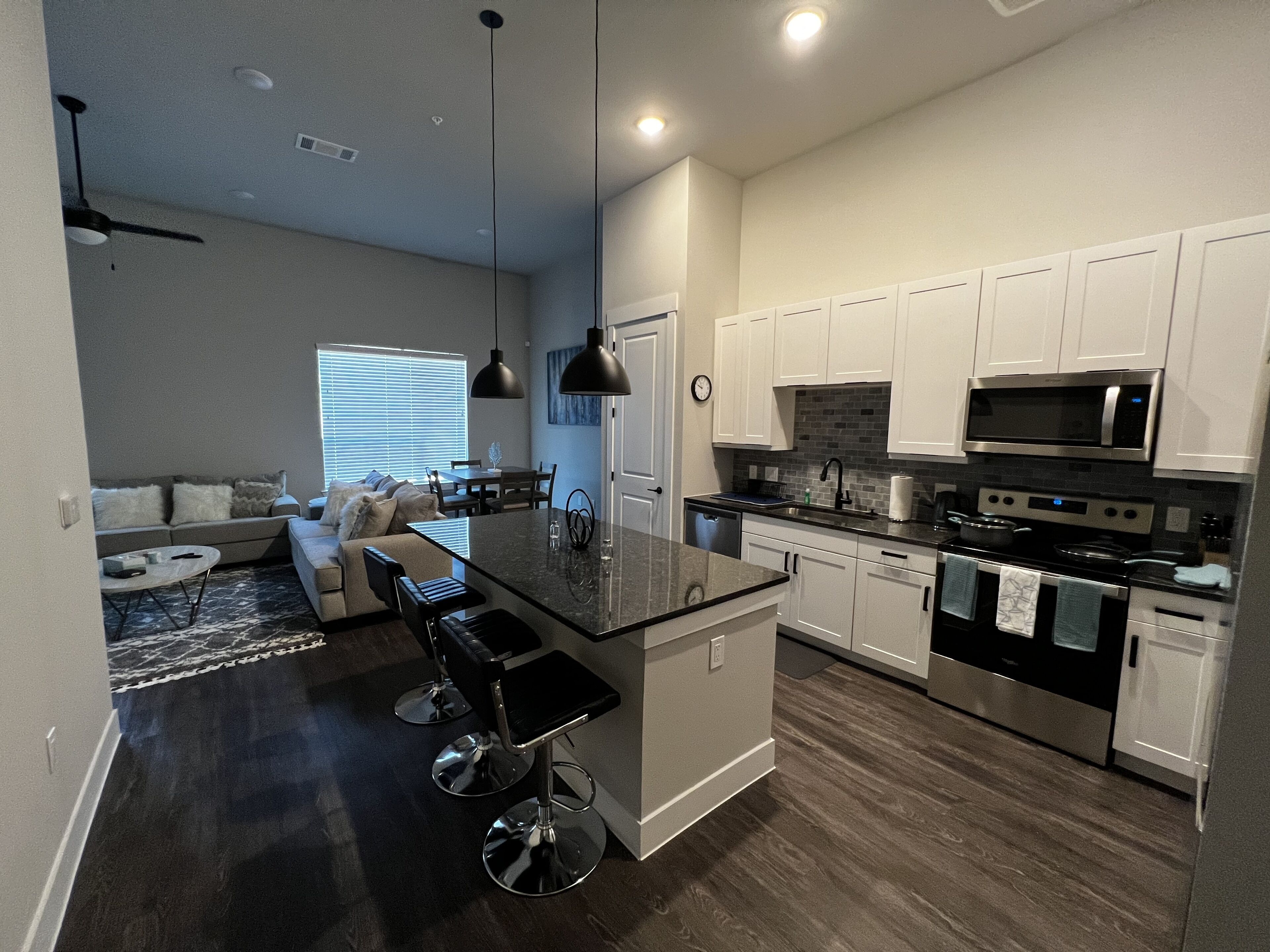 Lovely King Bed near The Star at Frisco and Legacy West