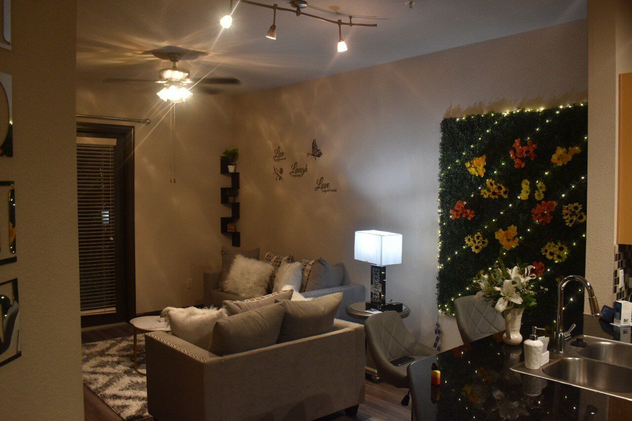 ⭐️ FLOWER-TREE STAY  (SELFIE-STATION)