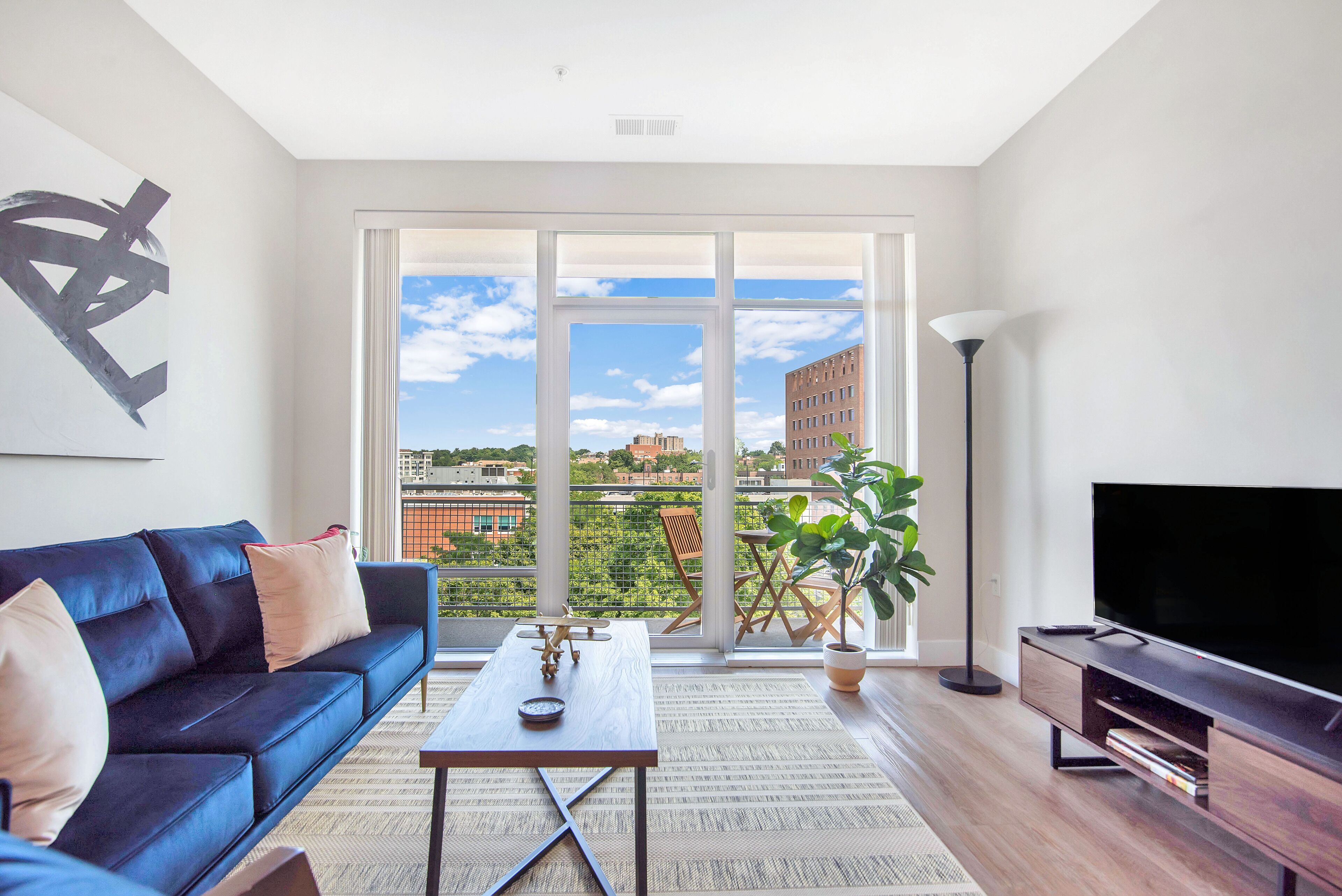 Lavish 1 bd Apt + Rooftop & Gym - Downtown Stamford