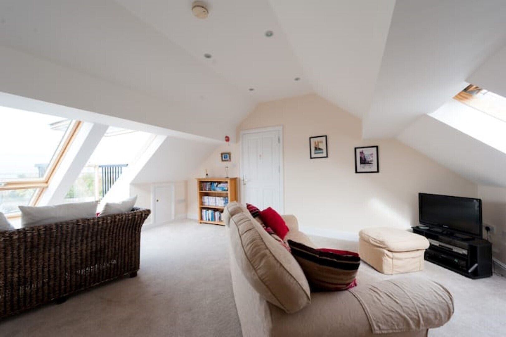 Lighthouse View Penthouse with fantastic views and by the Sea