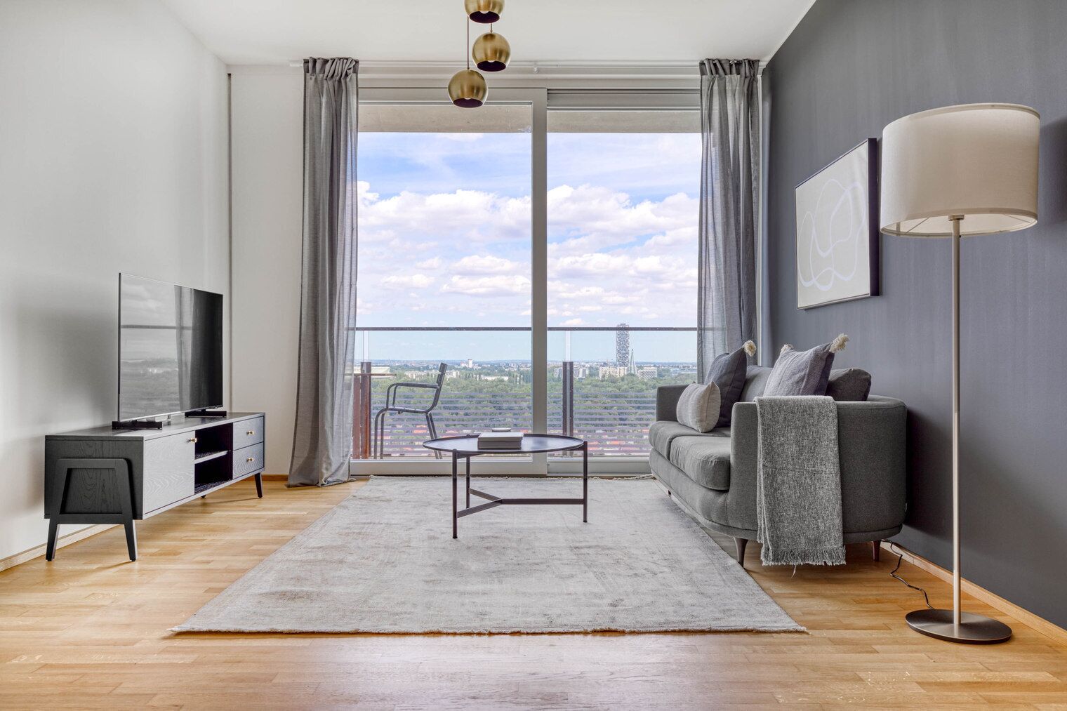 Bright Landstraße 1BR w/ Pool & DM, nr U3 Erdberg, by Blueground