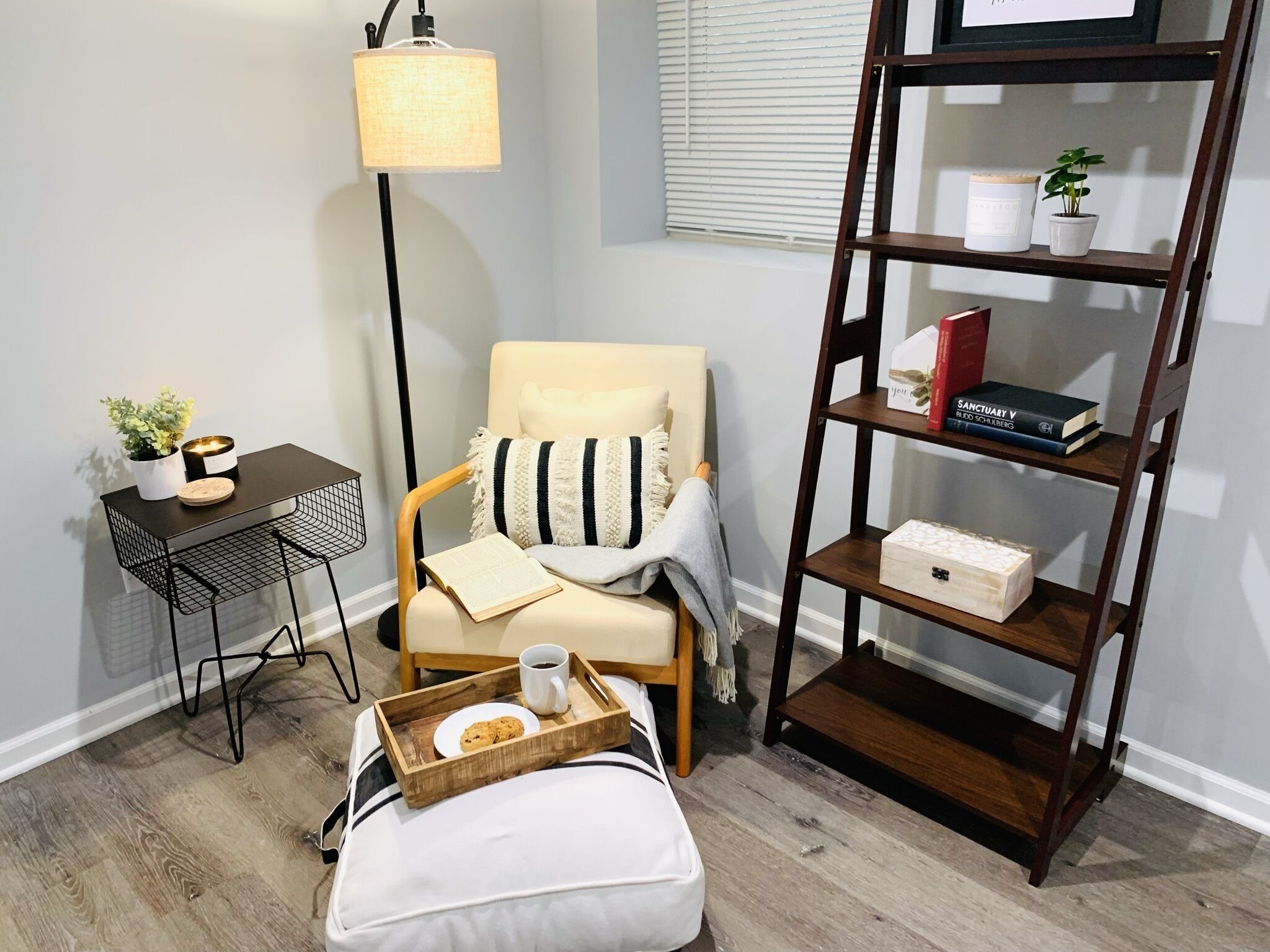 🦋 Garden 1BR Condo W/ Free Parking & Comfy Queen Bed 🦋