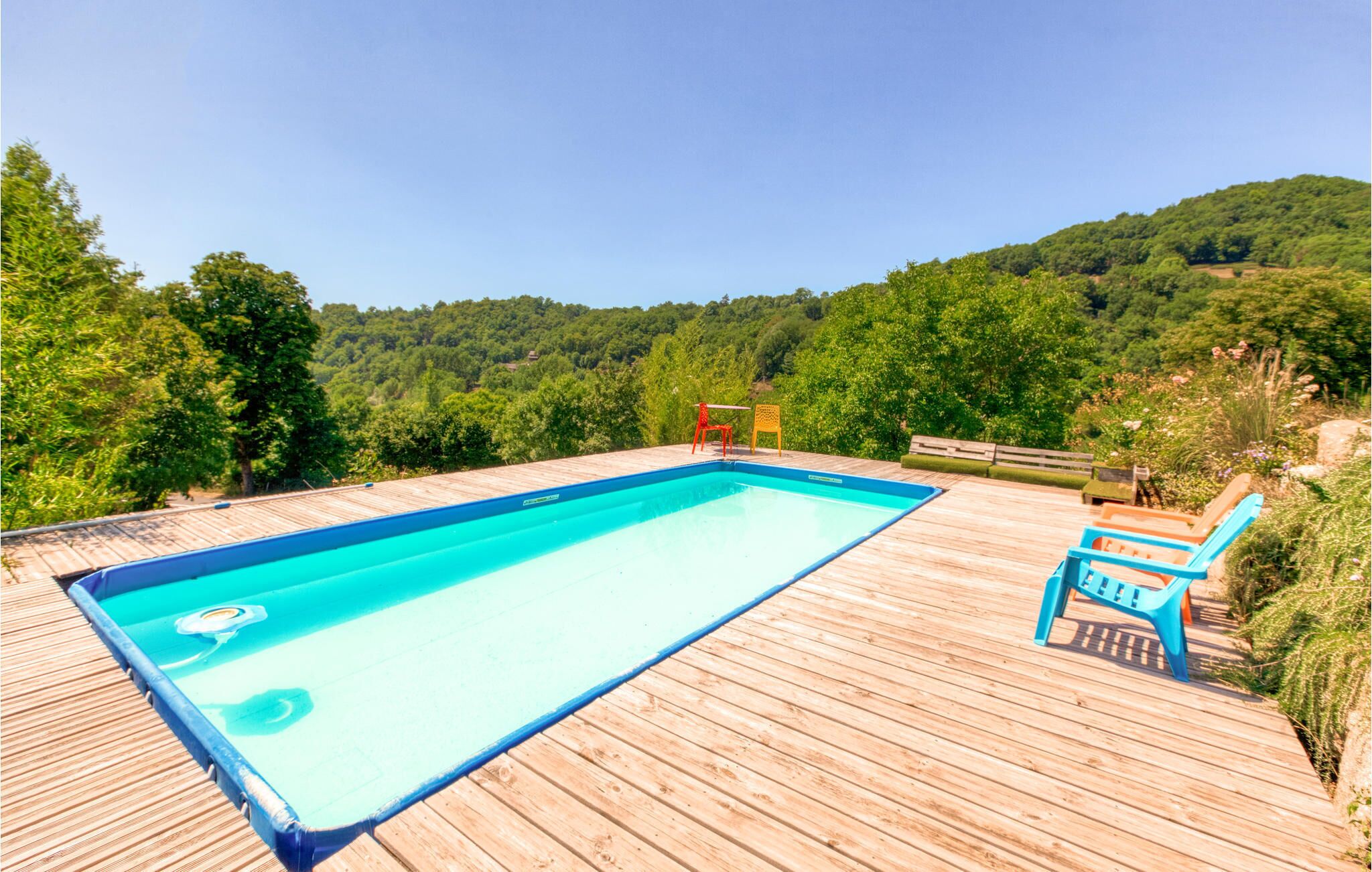 2 bedroom accommodation in St Laurent d'Olt