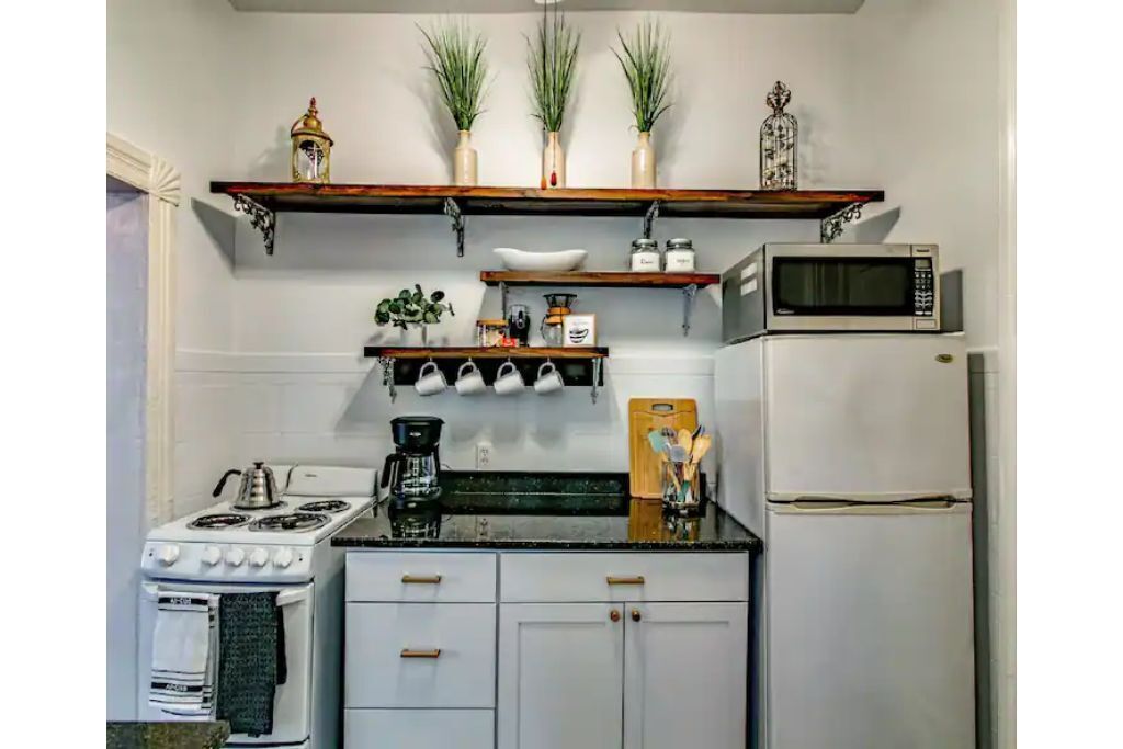 ❤DT Victorian Apt D❤ 1br~Walk to DT/APSU~Firepit❤