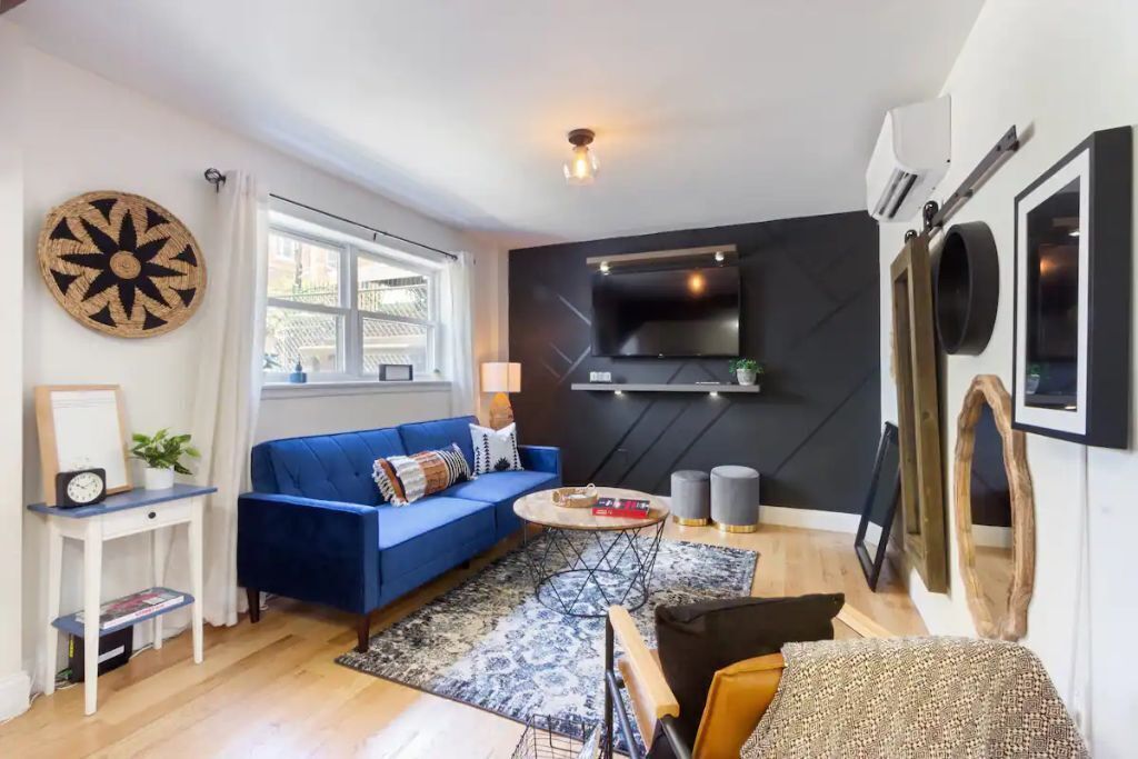 | Uptown One Bedroom Bungalow with Garden View |