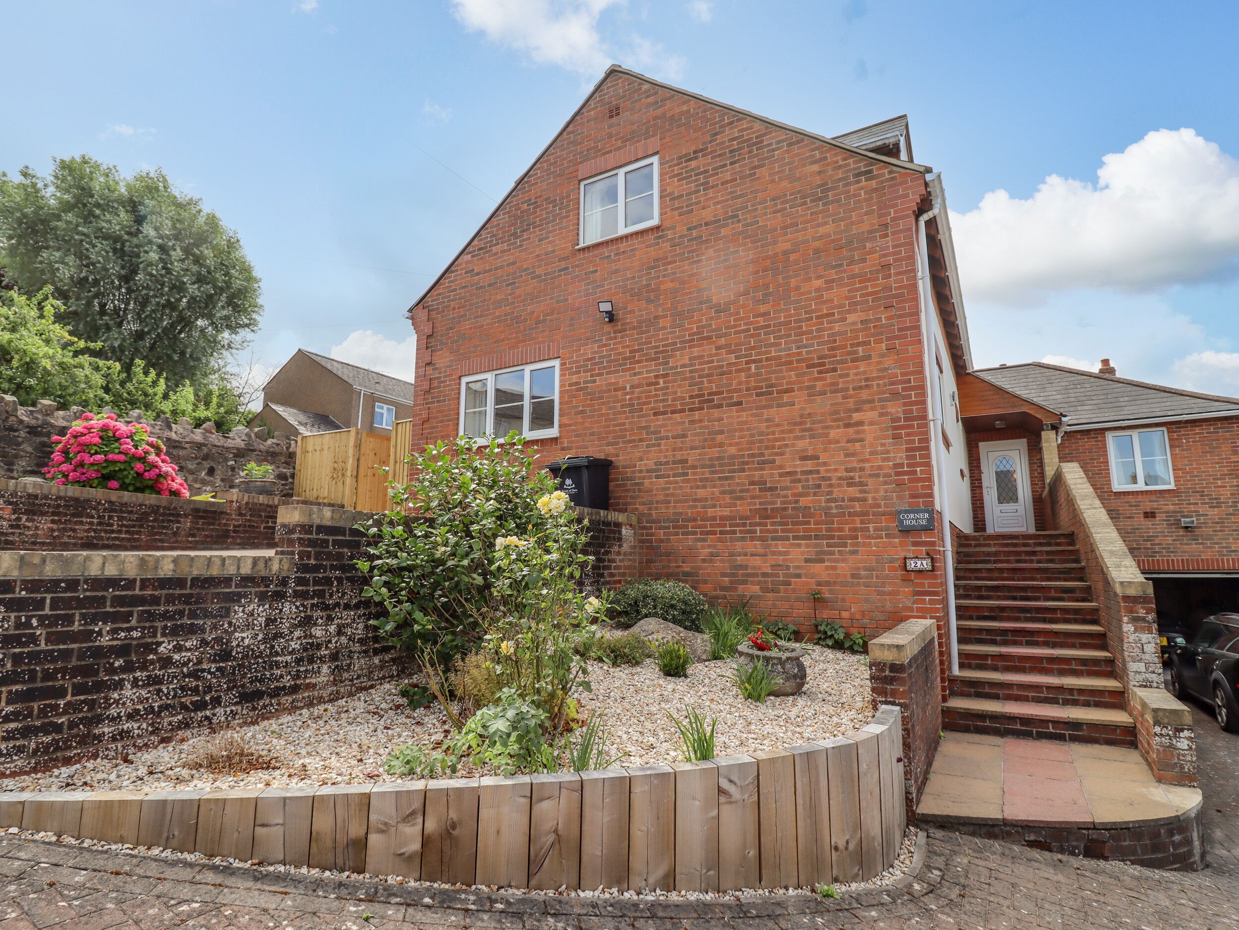 CORNER HOUSE, pet friendly, with a garden in Cinderford