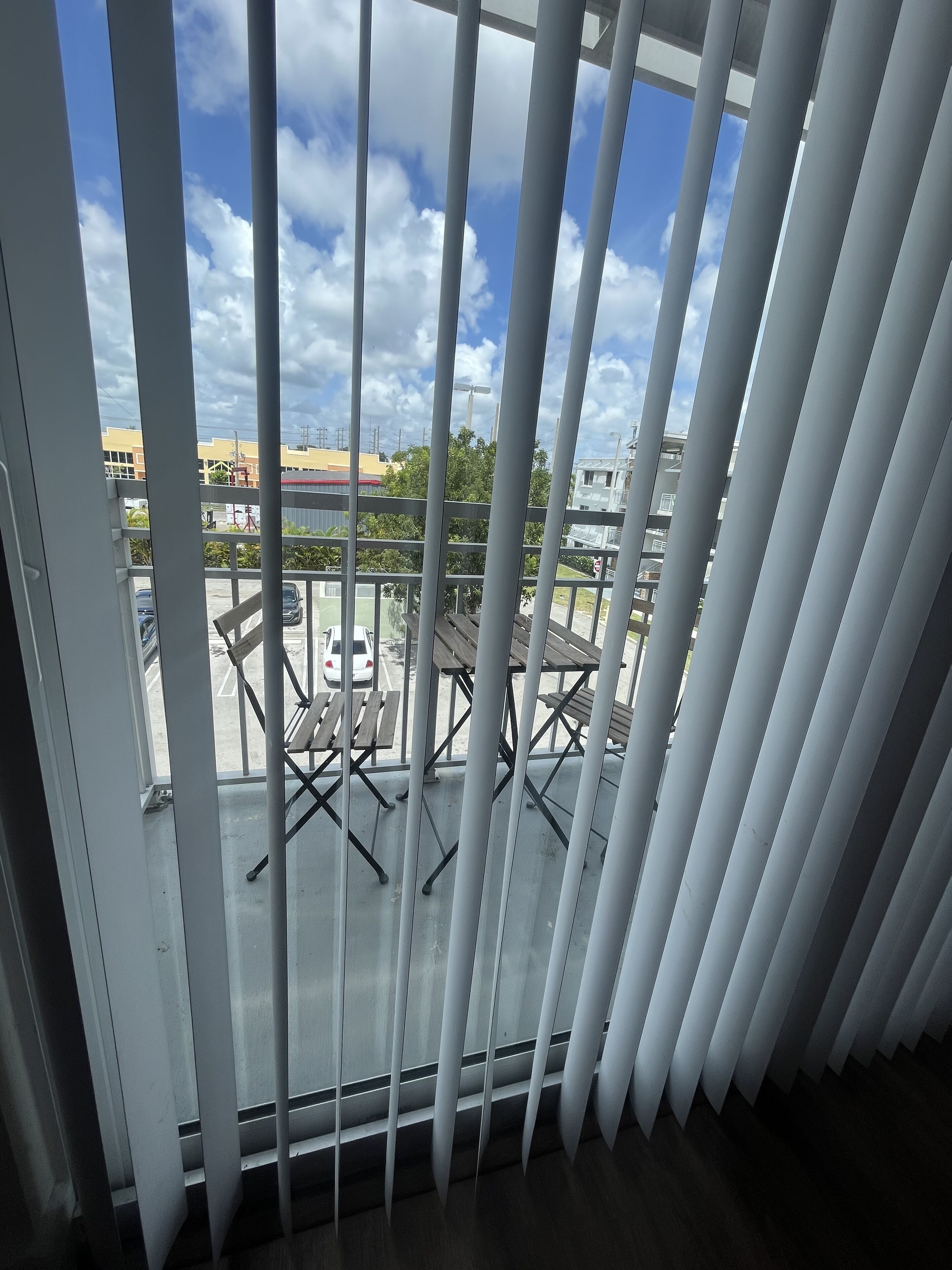 Lovely 2-bedroom rental unit w/ pool/gym