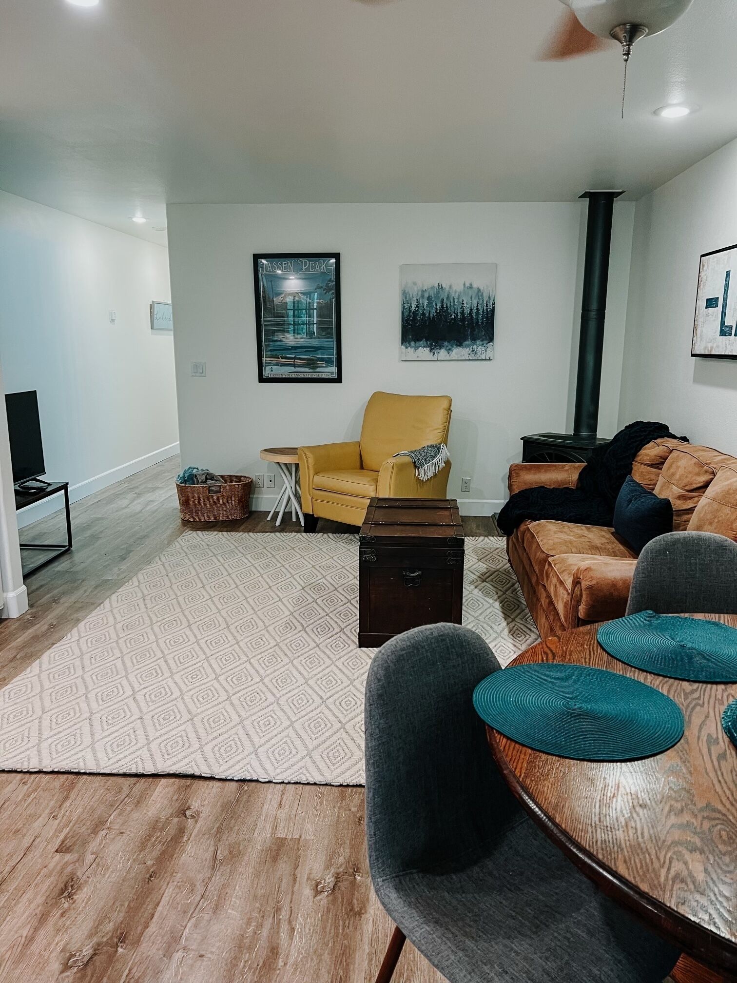 Newly renovated 2 bedroom apartment near Lassen National Park 