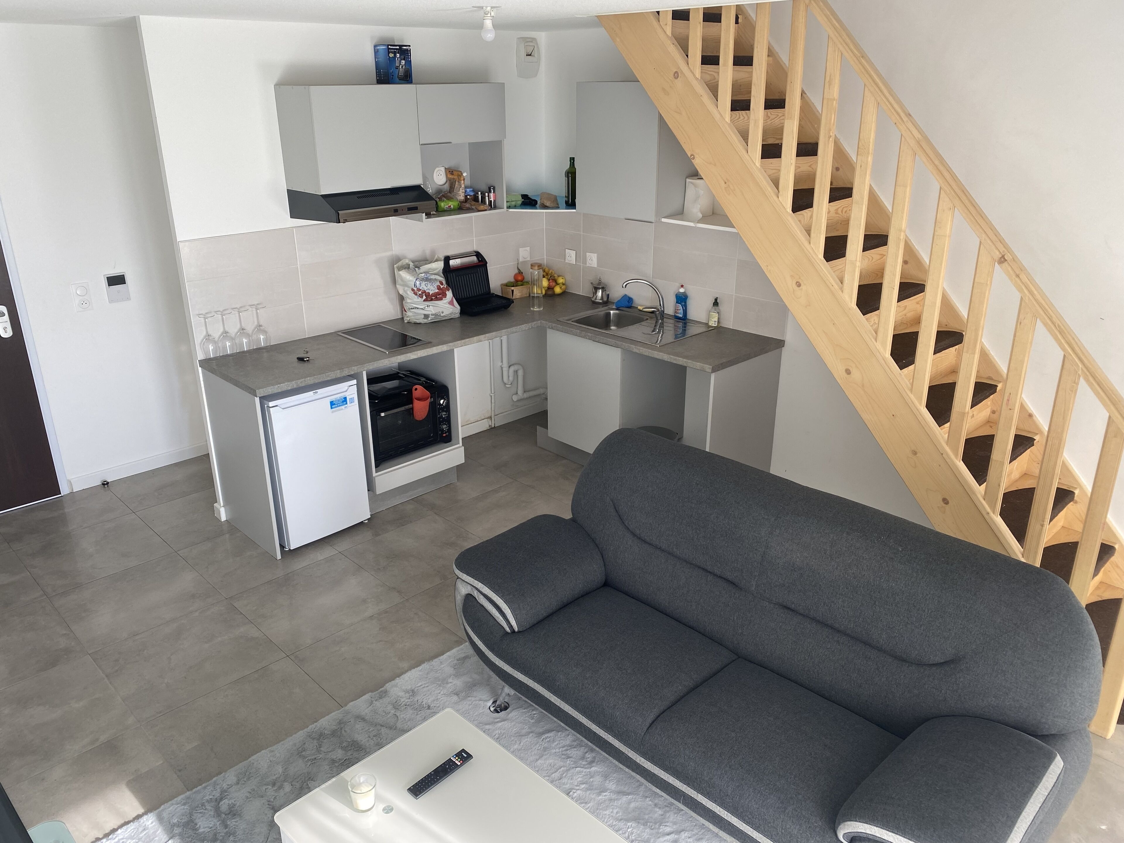 Bonjour Très Belles t 2. Dans une Résidence Fermée Parking Sous-sol