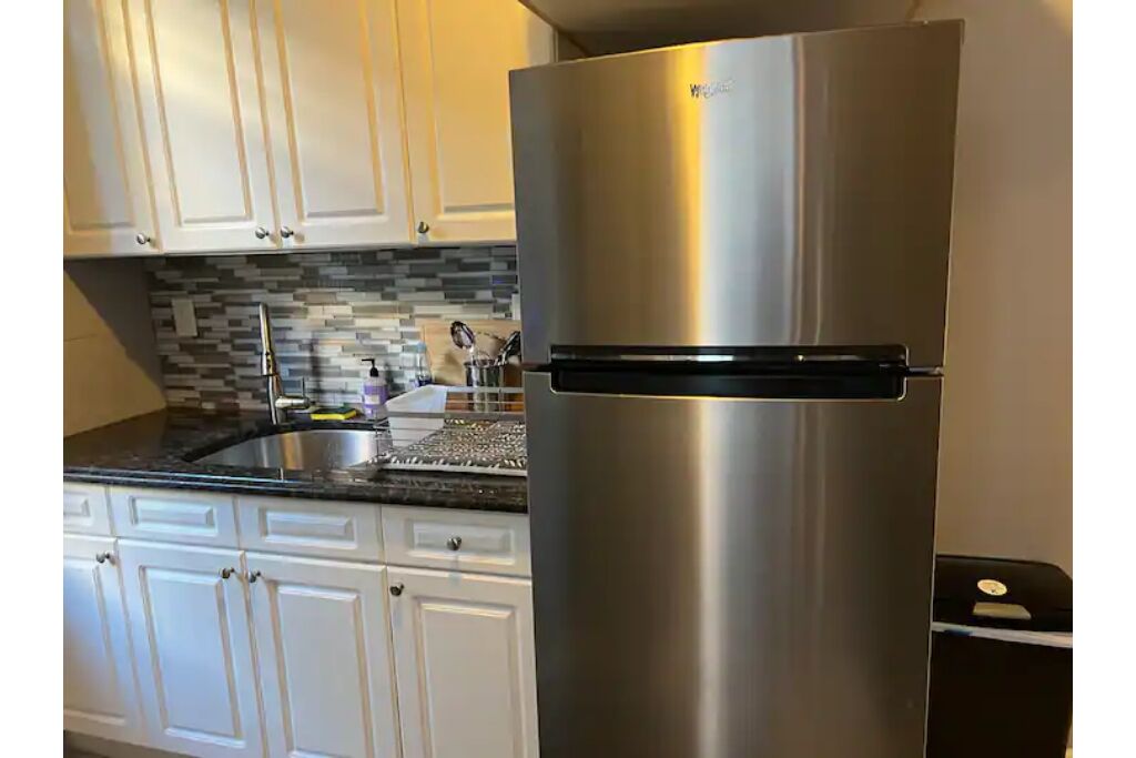 THE LINCOLN SUITES BROOKLYN| KING BED| - 594