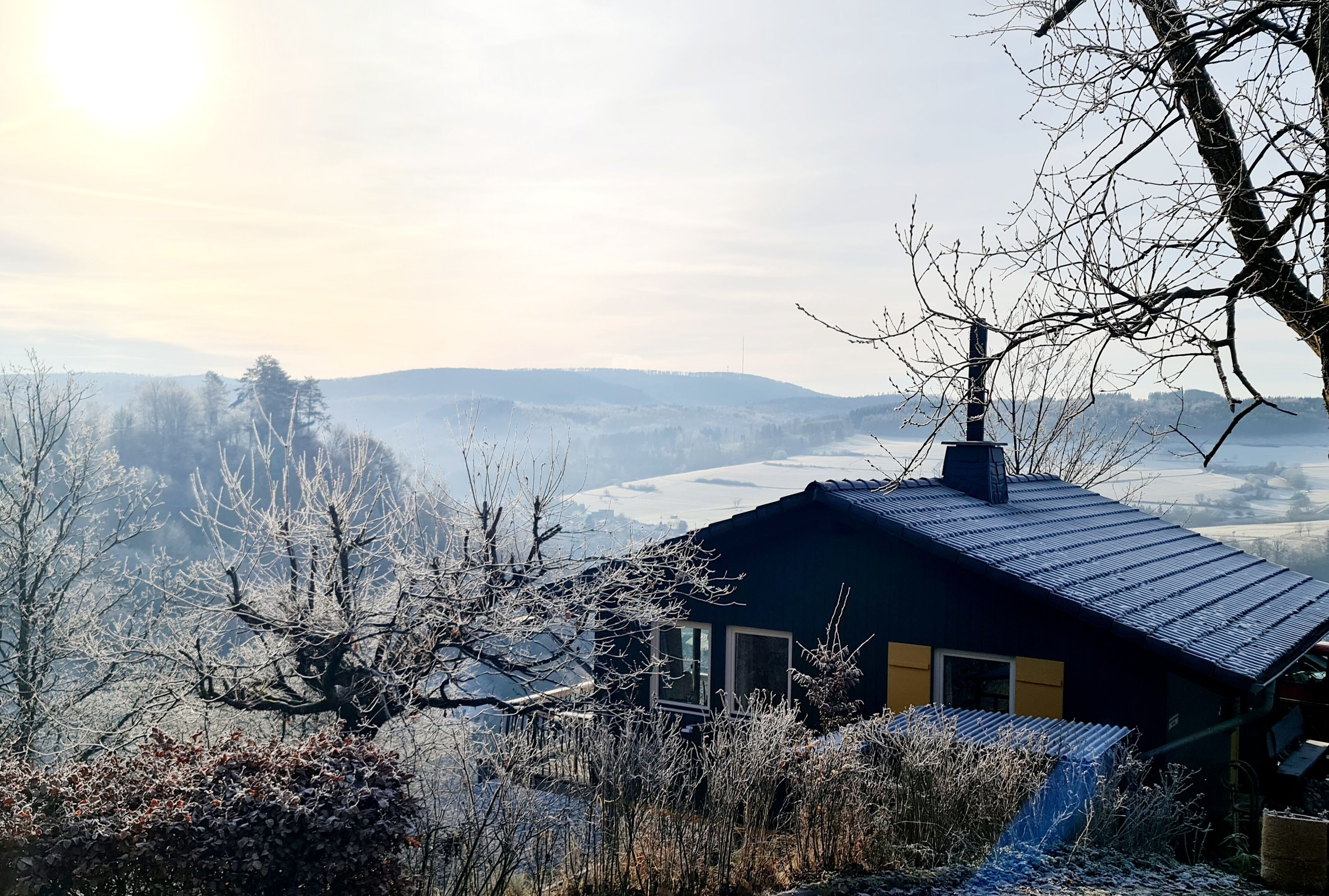 Behagliches Cottage mit Holzfeuer und Baumwipfelblick am Rande des Sauerlandes