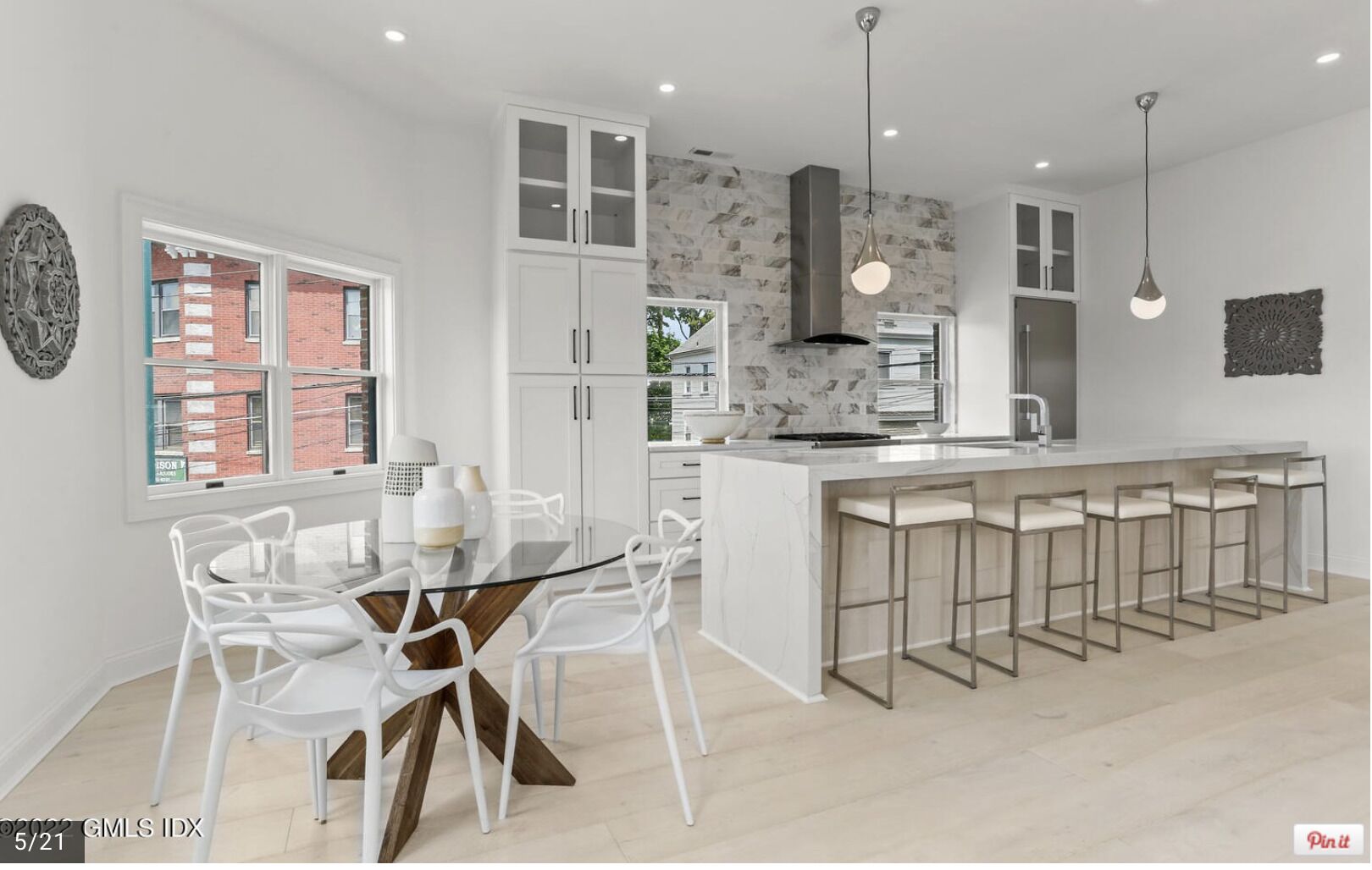 Modern Apartment 5 min from train/beach Greenwich