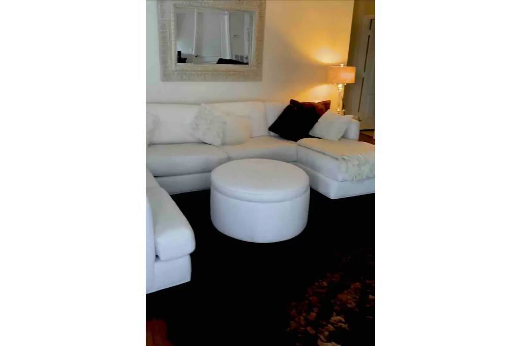 Beautiful 2/2 secure quiet lower level private condo unit