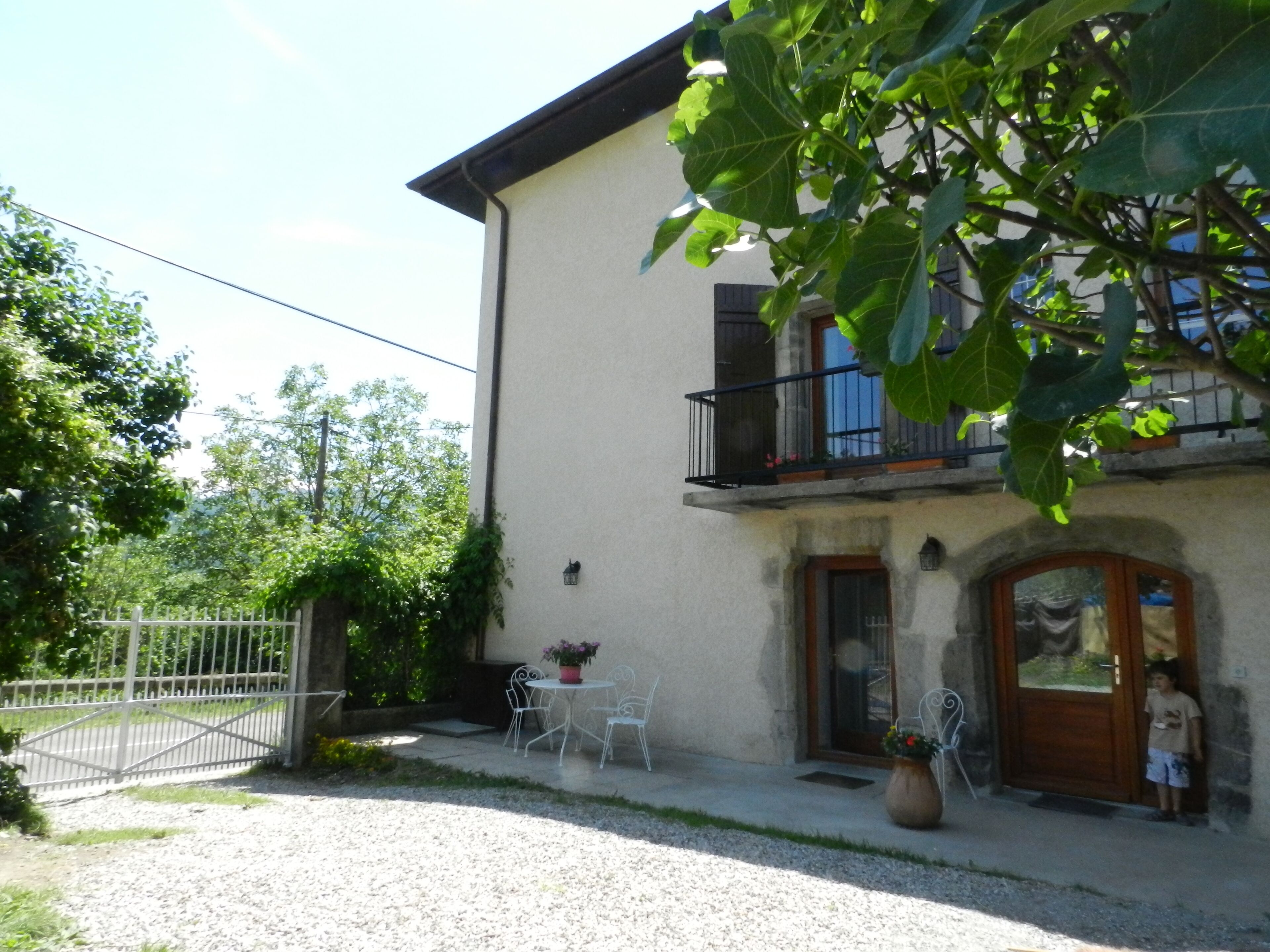 GITE LES PLATANES T2 de 33m2, 3* AU CALME PROCHE LAC