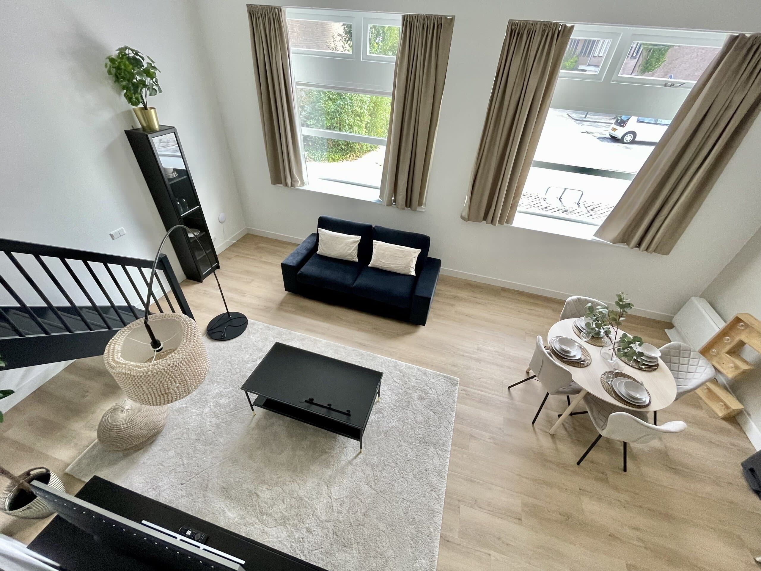 Enchanting 2 Bed Serviced Apartment 96m2 -ESS38E-