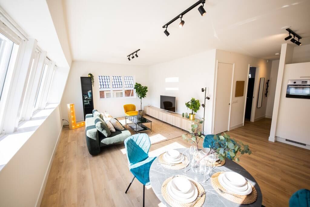 Luscious 1 Bed Serviced Apartment 65m2 -ESS38L-