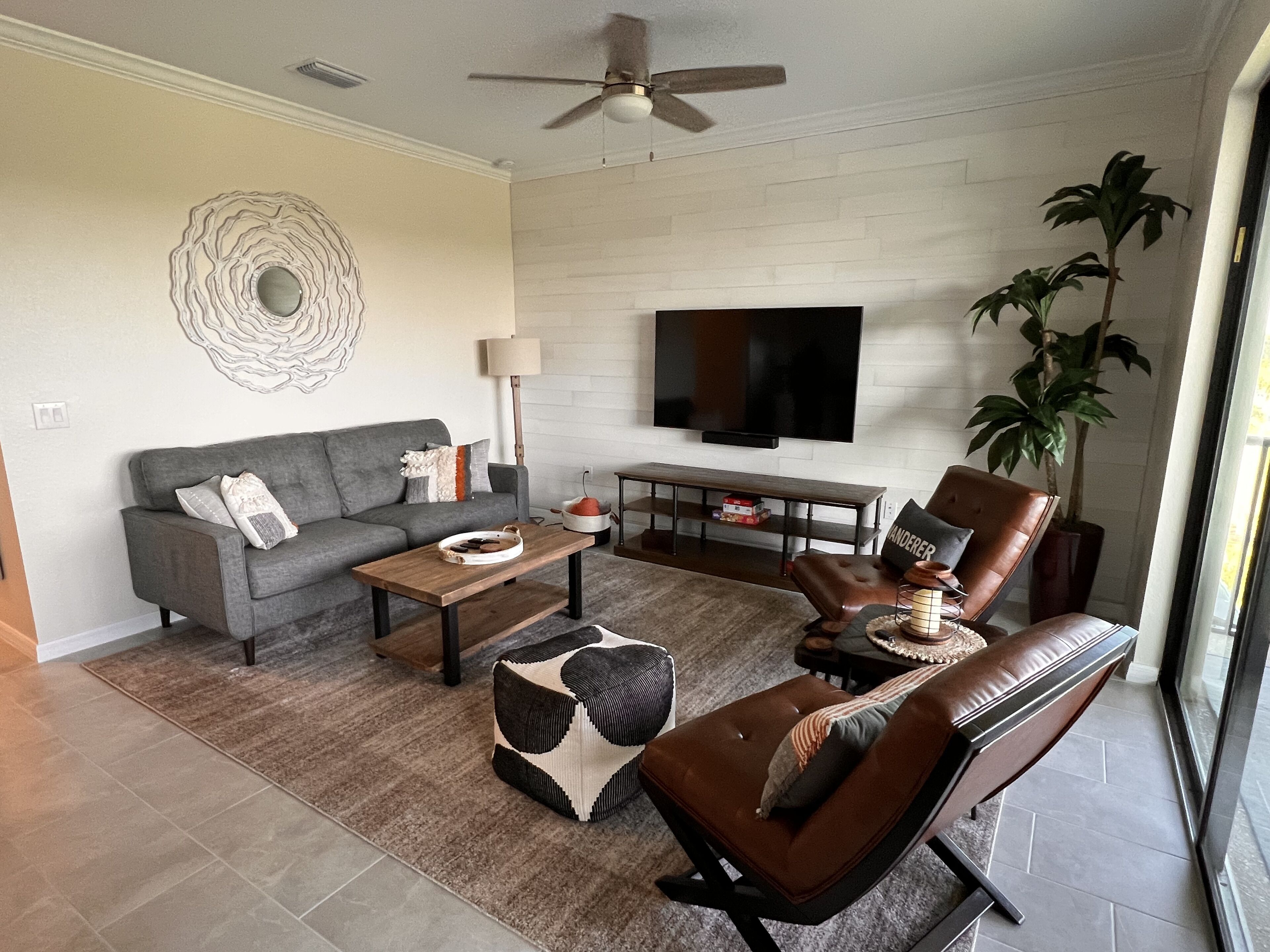 Golf, Pools, Shops in highly Desired Lakewood National Golf Club