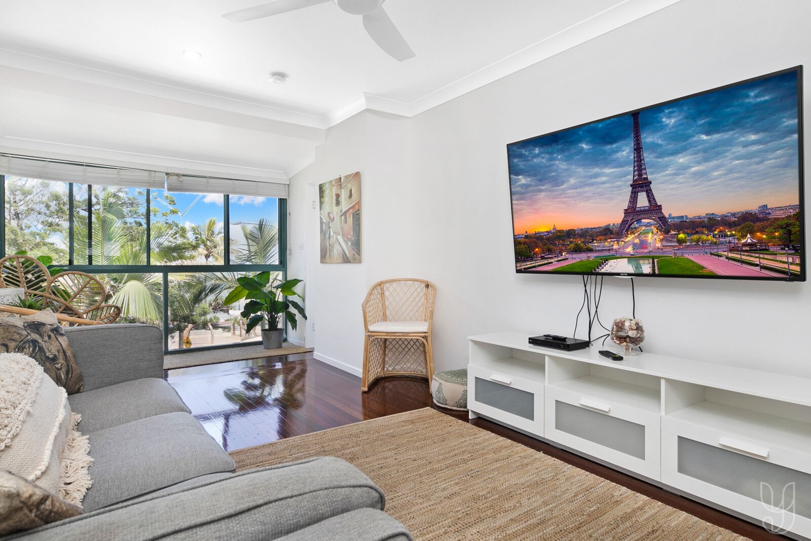 Ocean View 2 Bedroom Unit in Yeppoon CBD