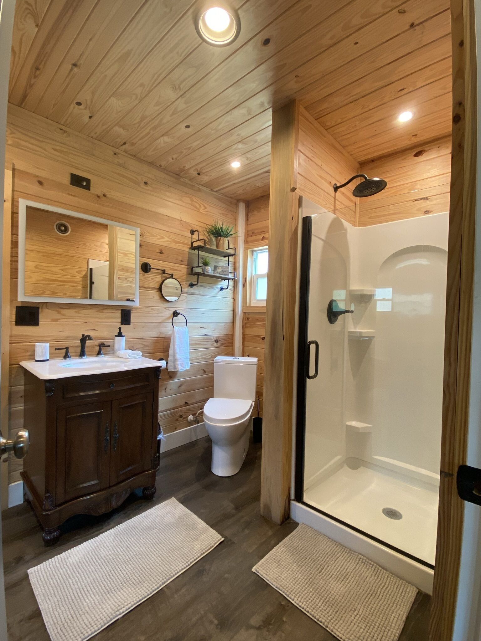 Beautiful Private Studio apartment in a family home.