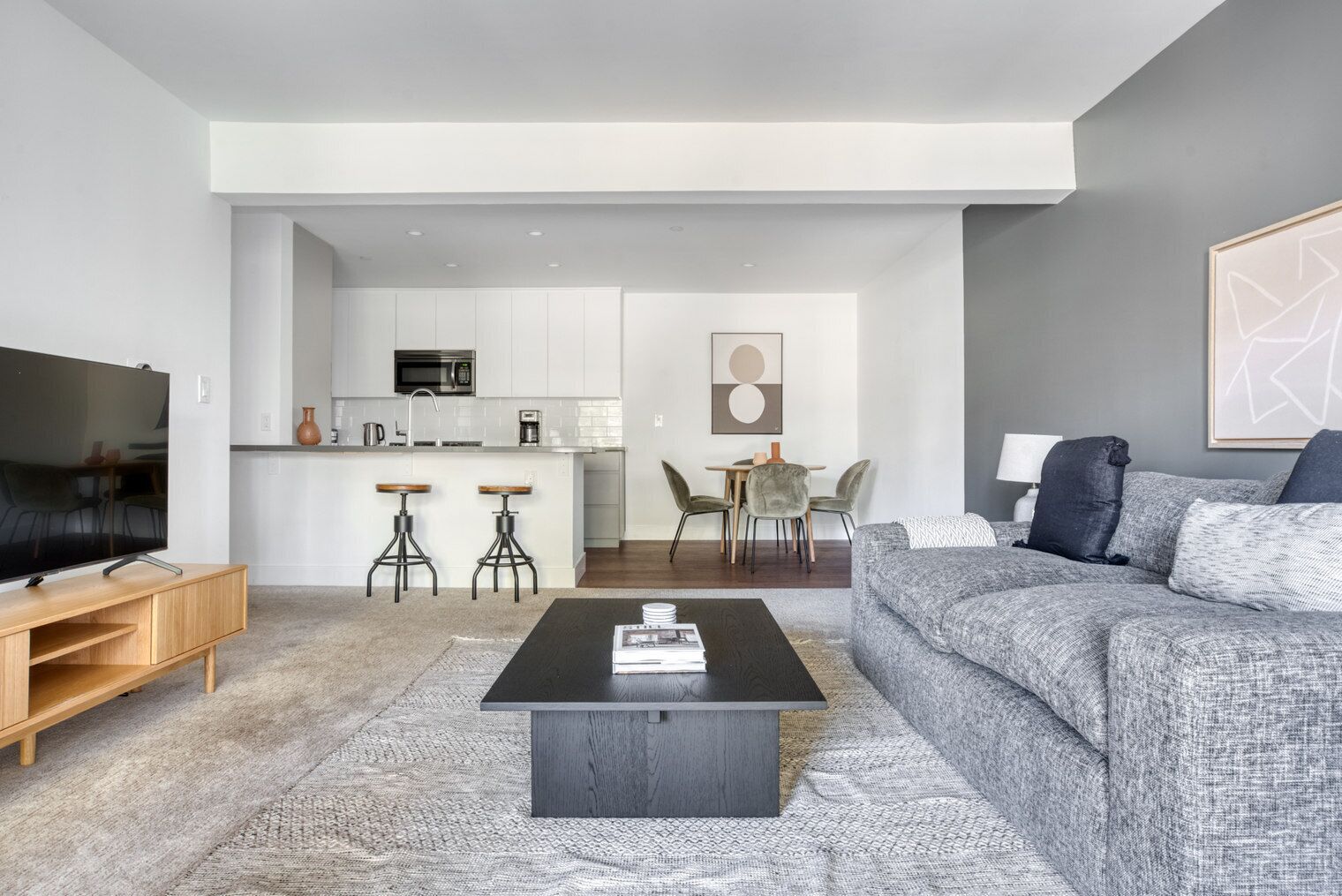 Amazing Menlo Park 1BR w/ Gym, Pool & W/D, near Freeways, by Blueground