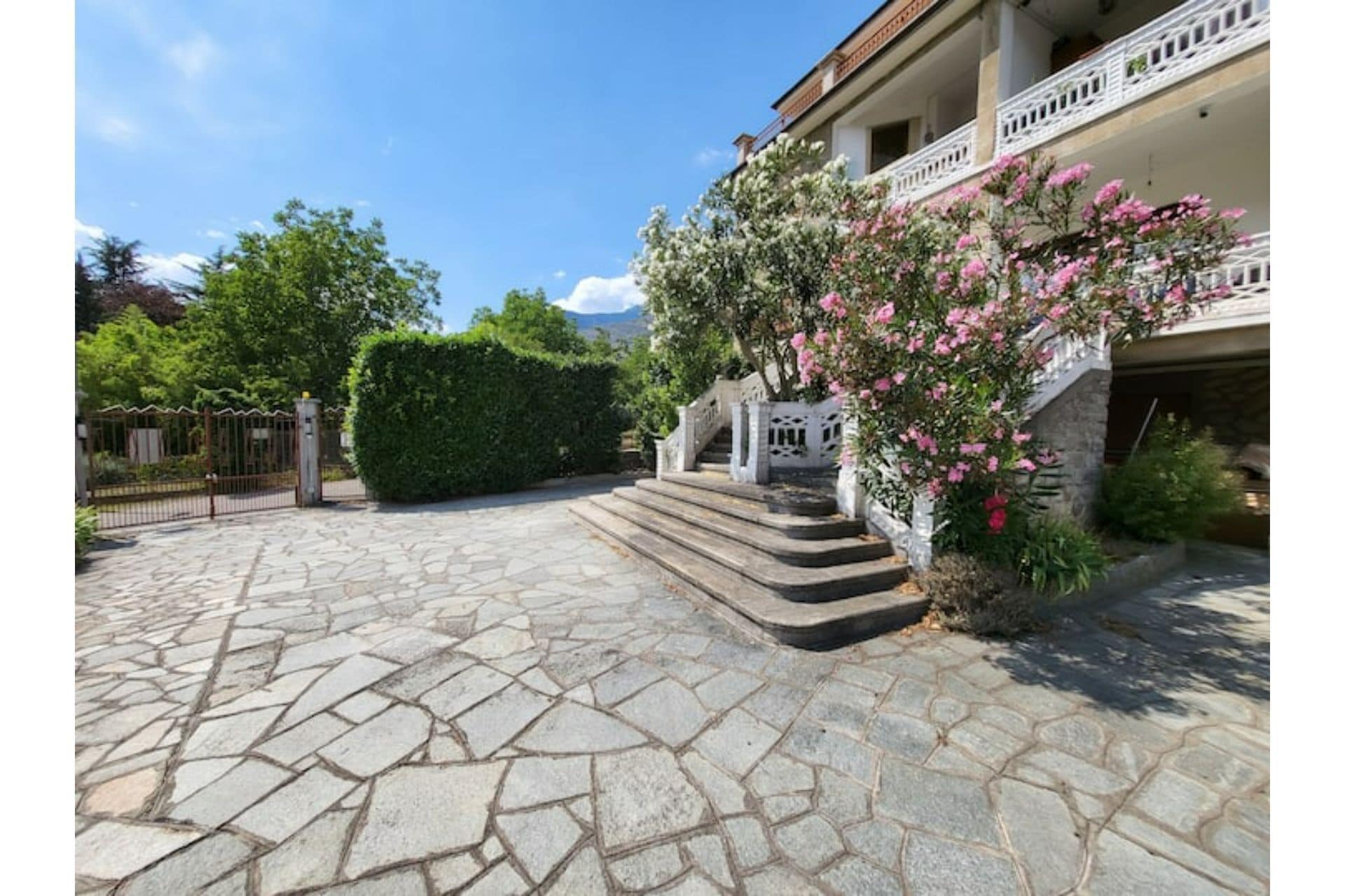 Large apartment with large private enclosed courtyard