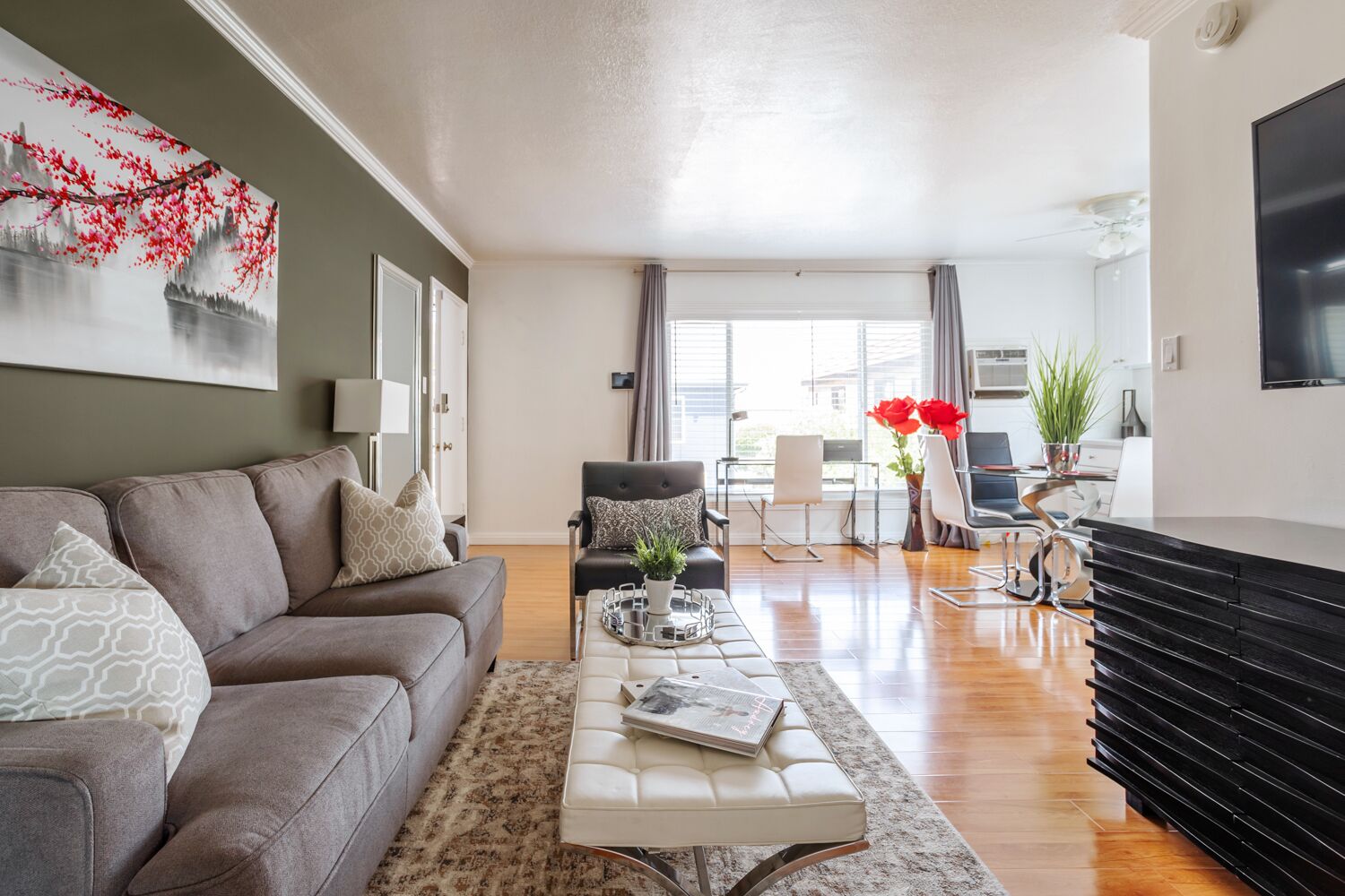 ♡The Rose Suite · CAL KING · Fast WIFI · Parking ♡