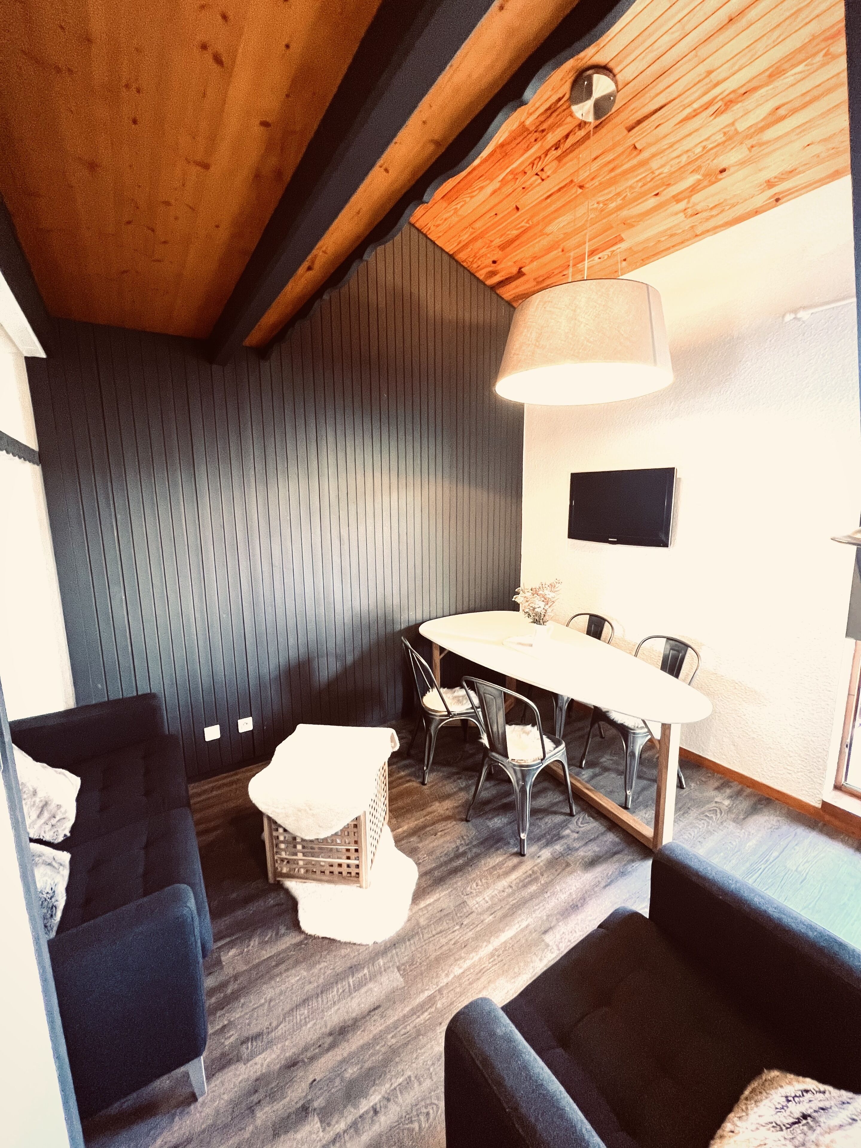 Le Cocon.Comfortable apartment at the foot of the Plagne Villages slopes