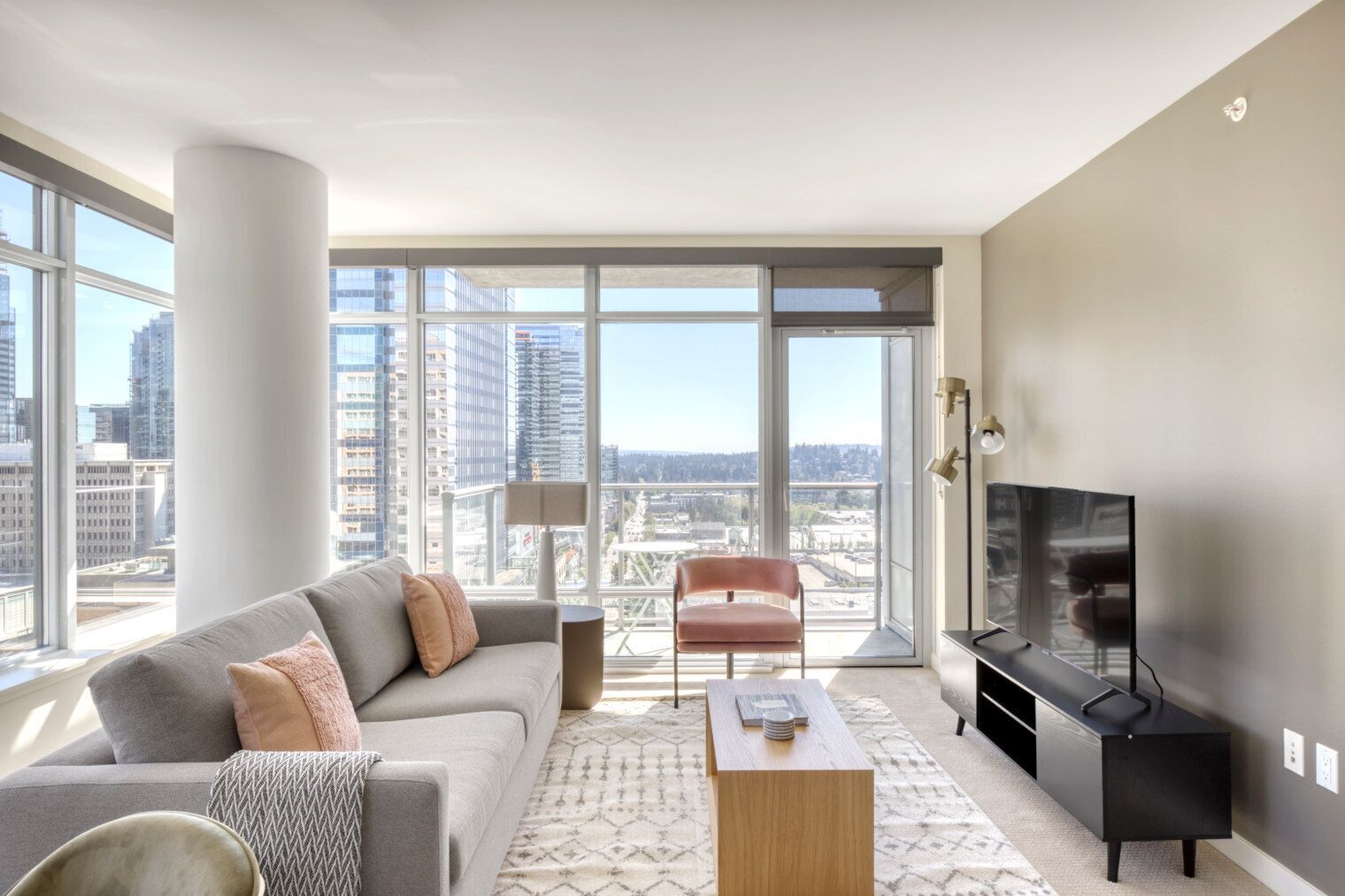 Gorgeous Bellevue 2BR w/ Roof, Gym & Pets, nr Local Dining, by Blueground
