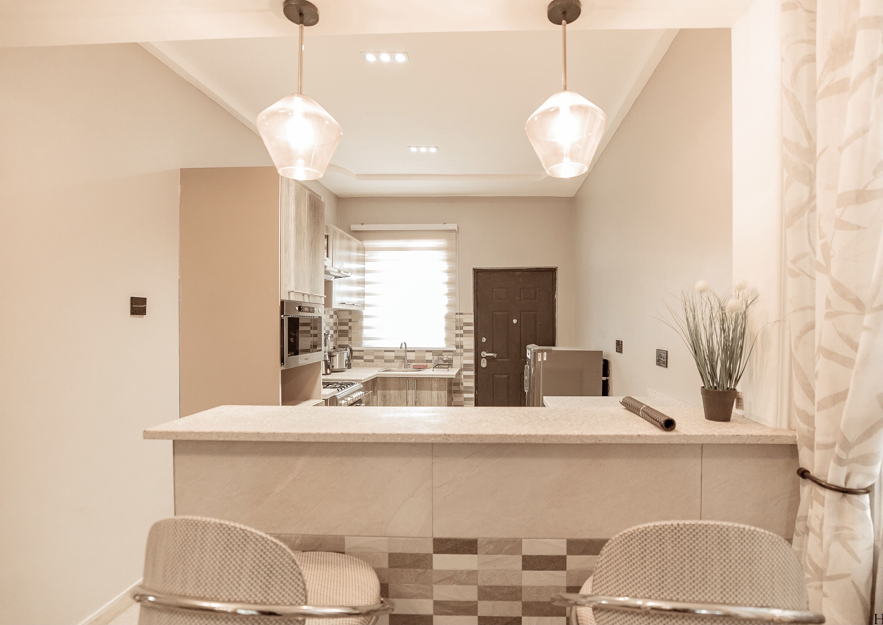 Cozy Serviced 2BR Apartment near KFC Spintex, Modern Interior