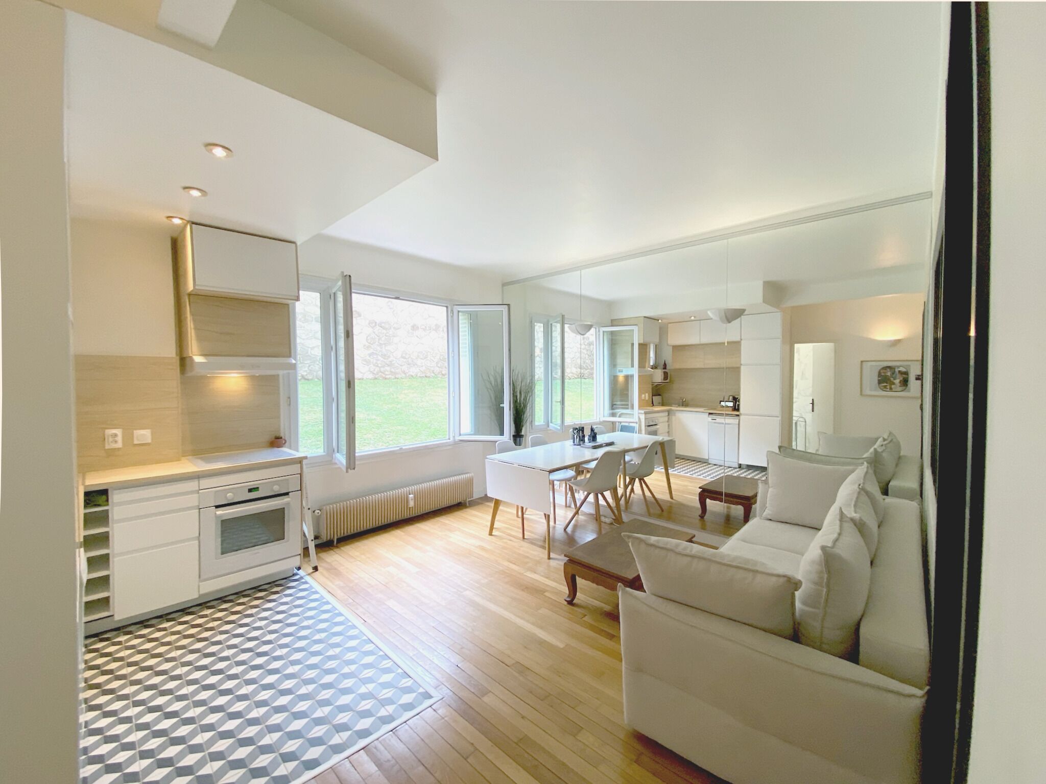 Elegant Apartment between Paris and Versailles - 10 min from La Défense