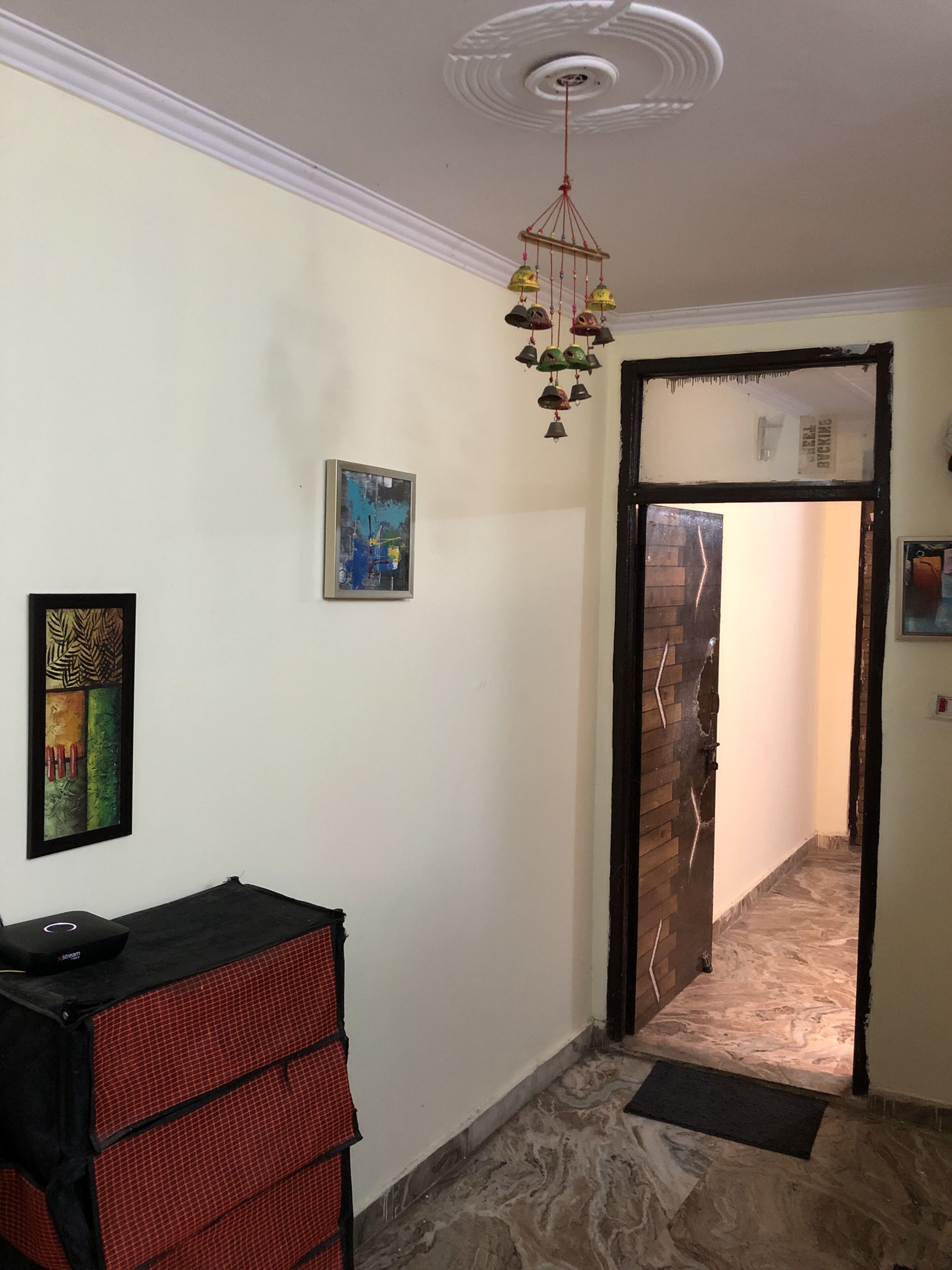 Couple friendly, Alcohol & Smoking Allowed and Independent Entry