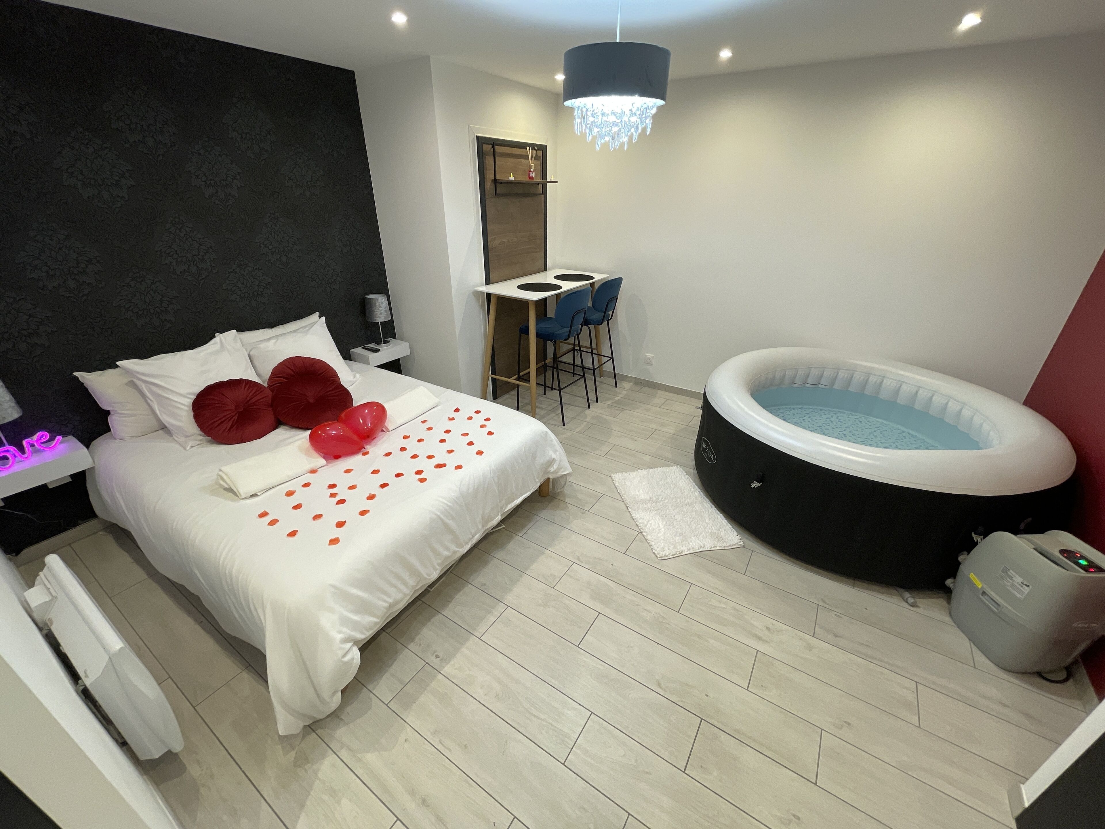 Casa amore with jacuzzi