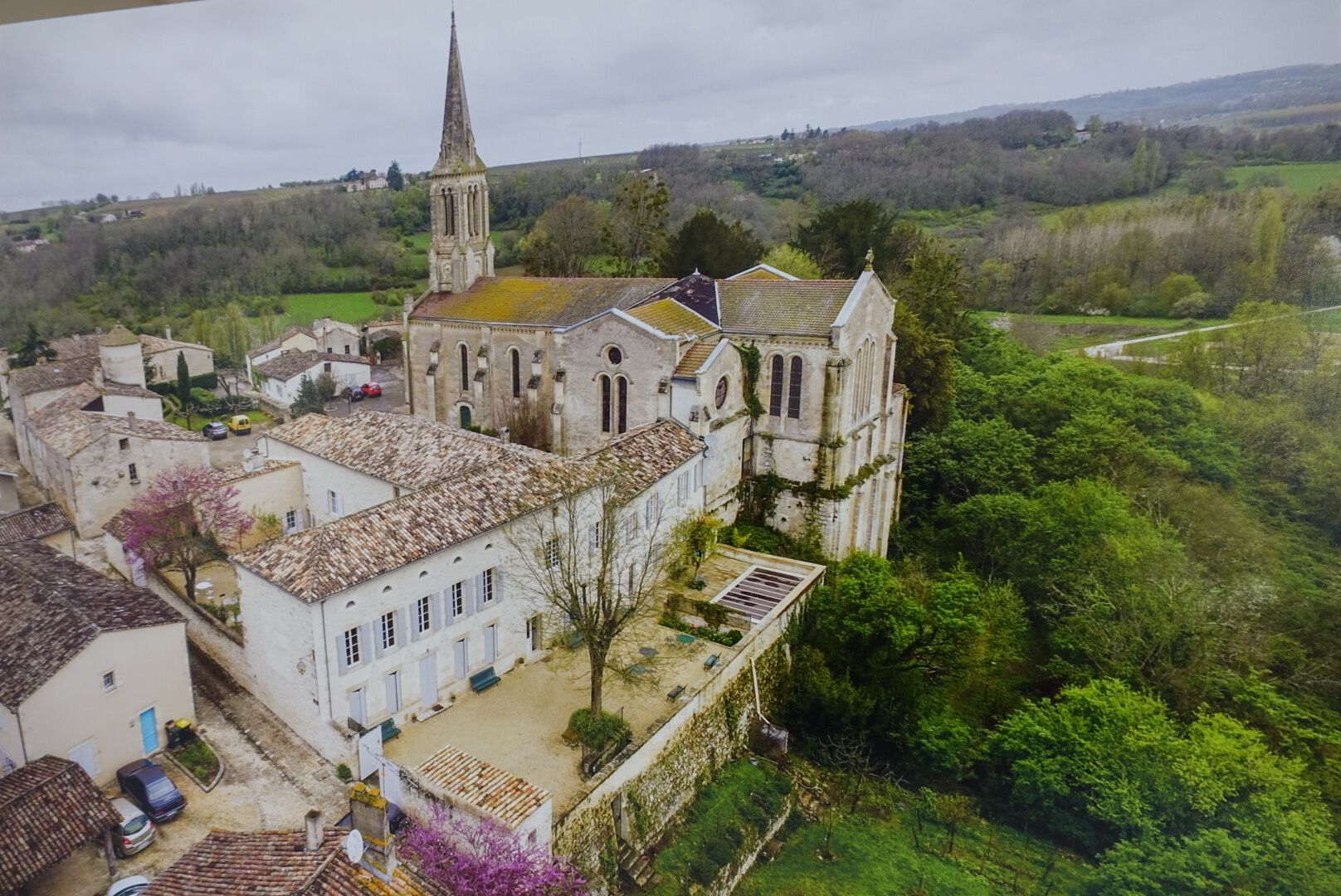 2 bedroom 2 bathroom apartment in an ancient convent c1400.