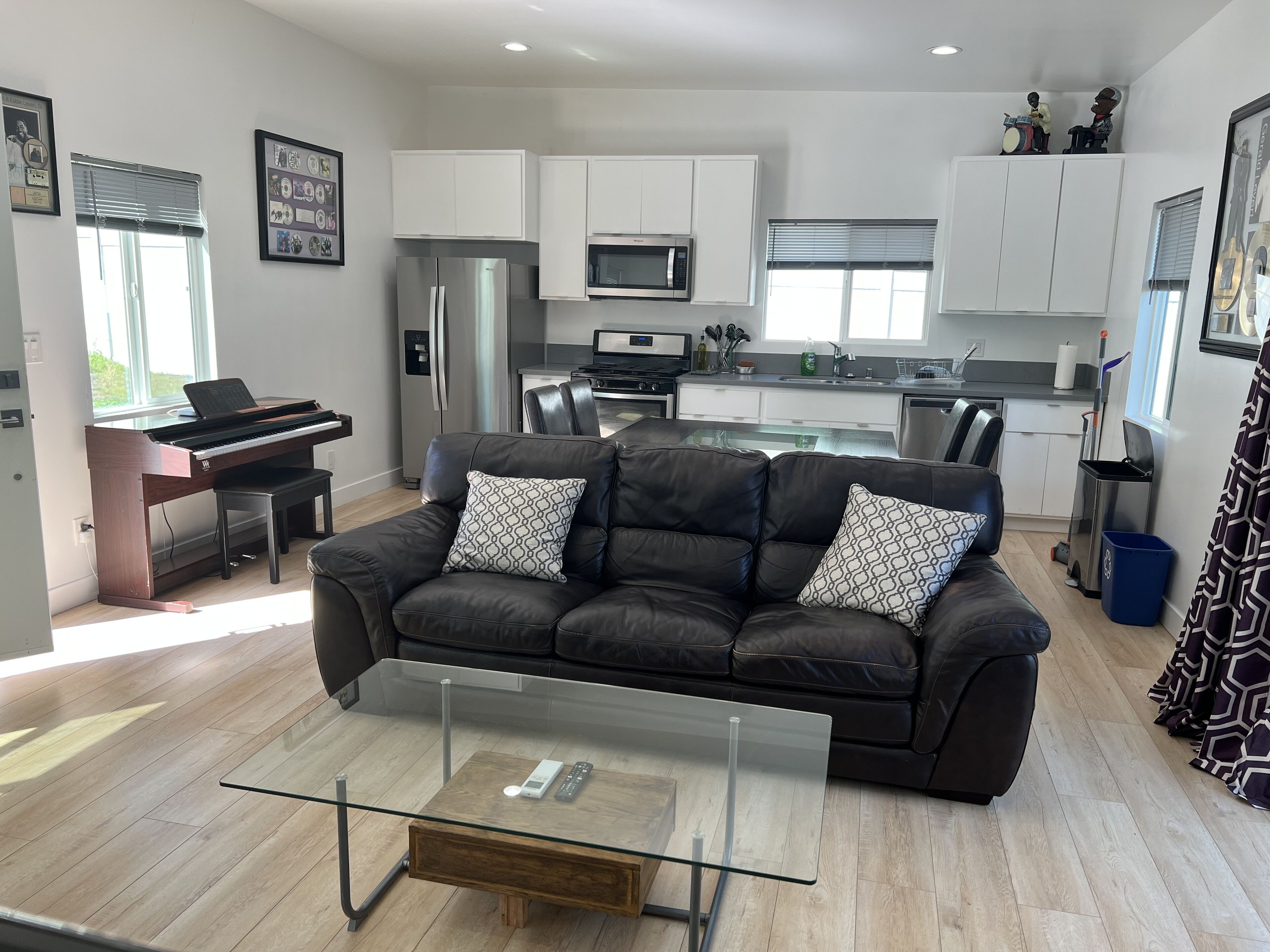 Guesthouse/Cozy 1 Bedroom 1Bath, Centrally located in View Park
