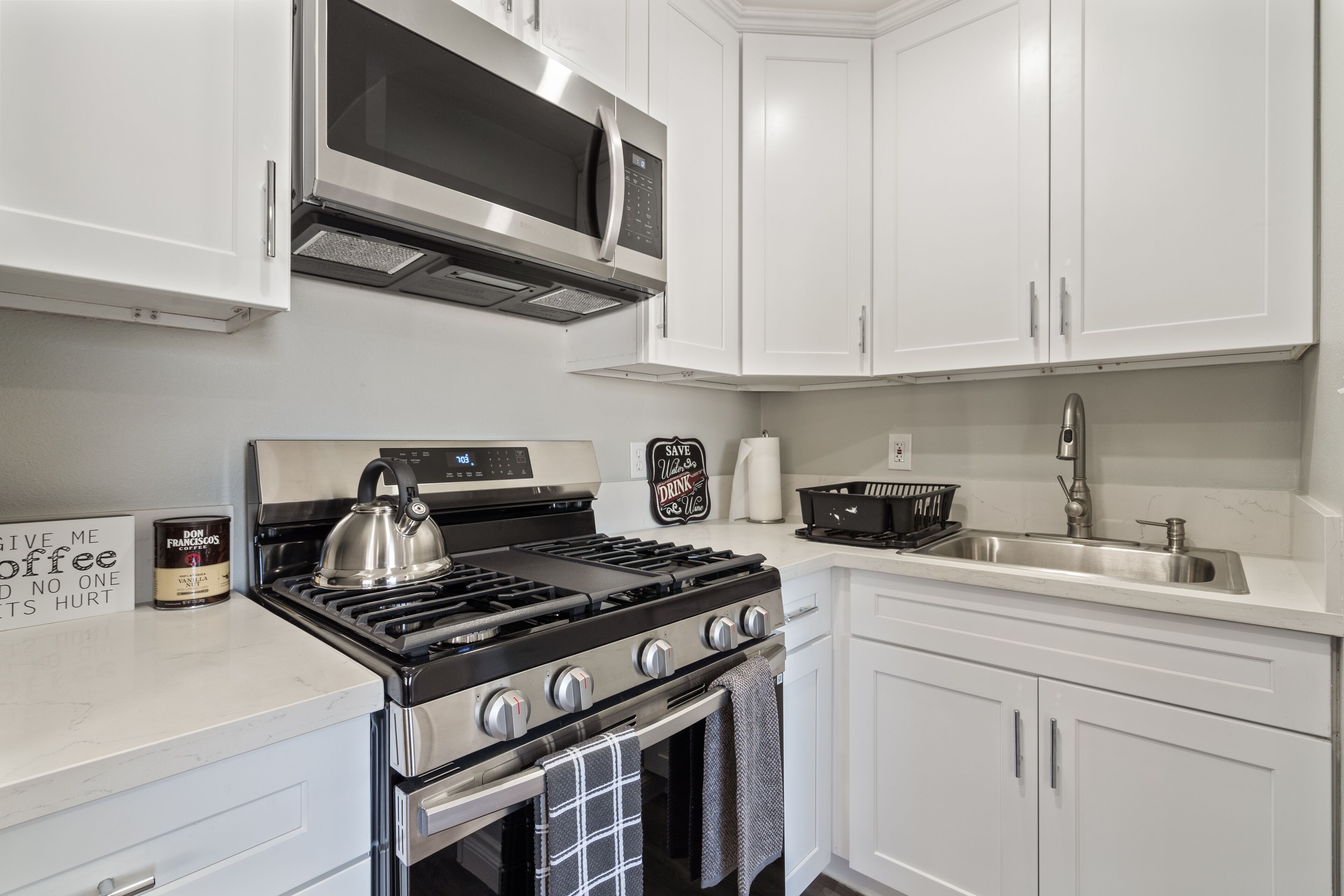 Entire Apartment in Port Hueneme 3 Mins from Beach