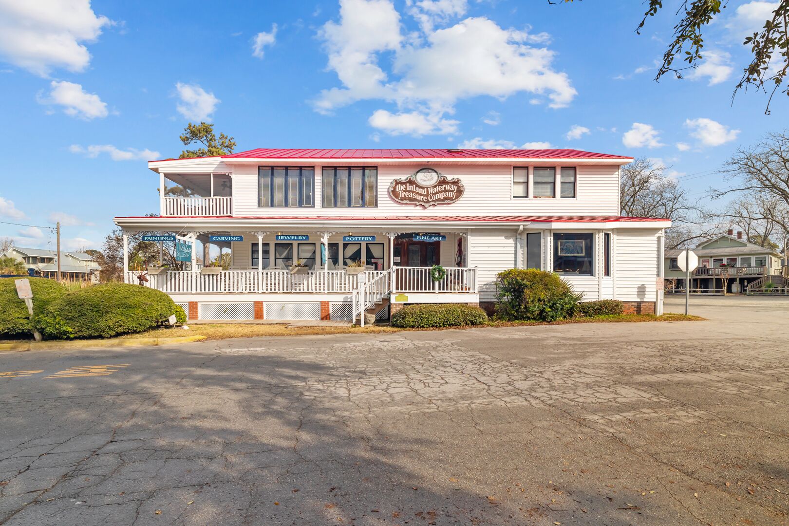 Best Location in Oriental, NC! Sleeps up to 14! Steps away from Oriental Marina!