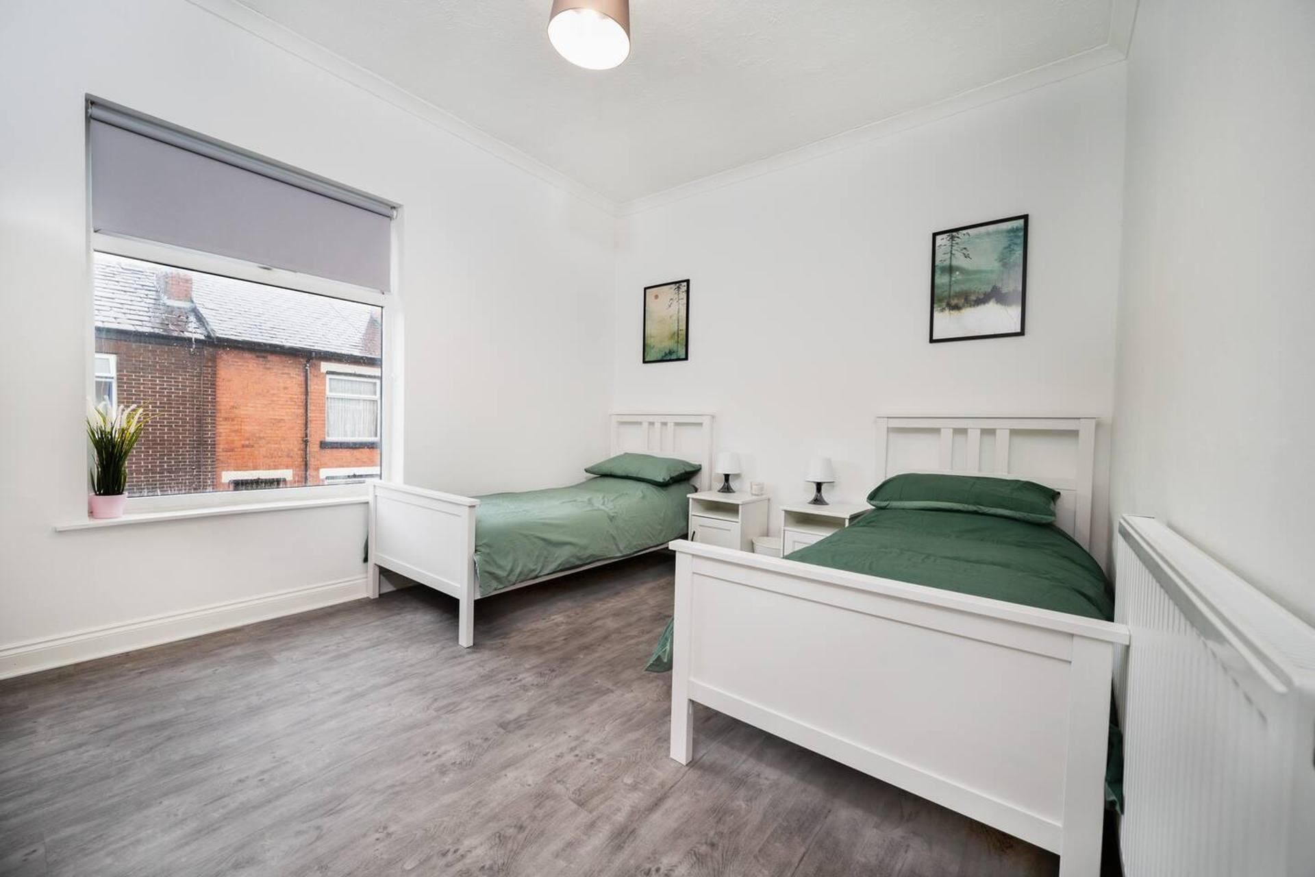 Modern Spacious 2 Bedroom House in Leigh
