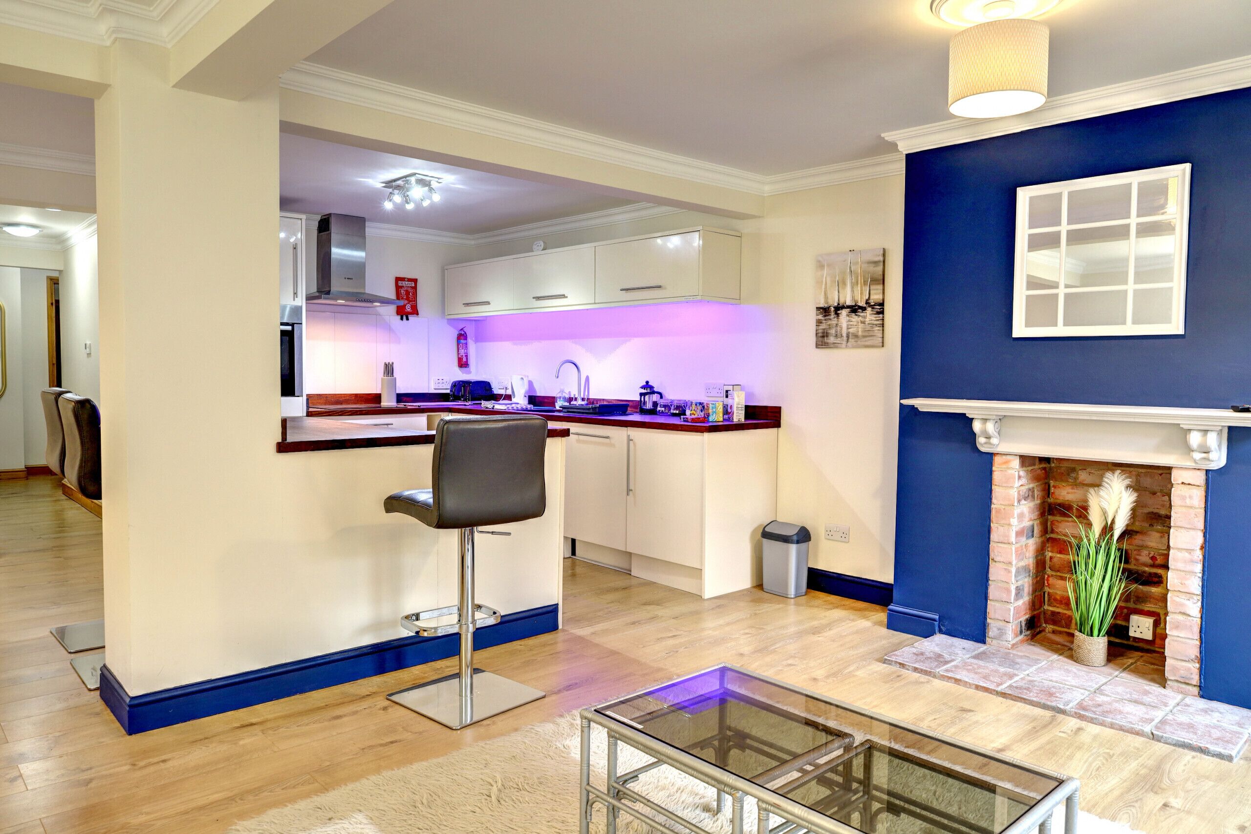 Toothbrush Apartments - 2 Bed / 1 Bath Seafront Basement - Felixstowe
