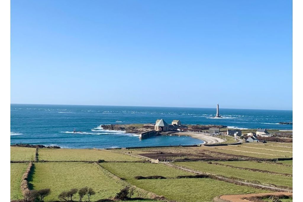 Seaside House in "Little Ireland"